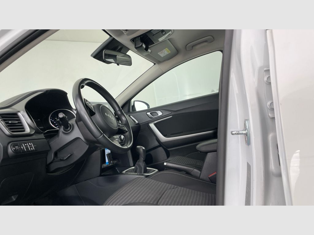 Kia XCeed - 12
