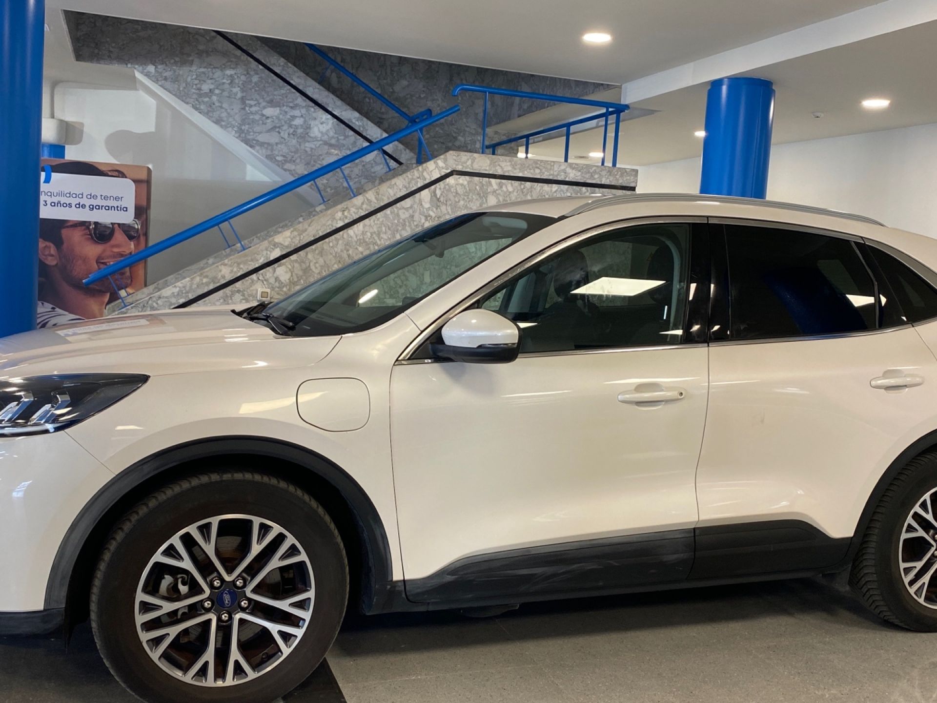 Ford Kuga - 2
