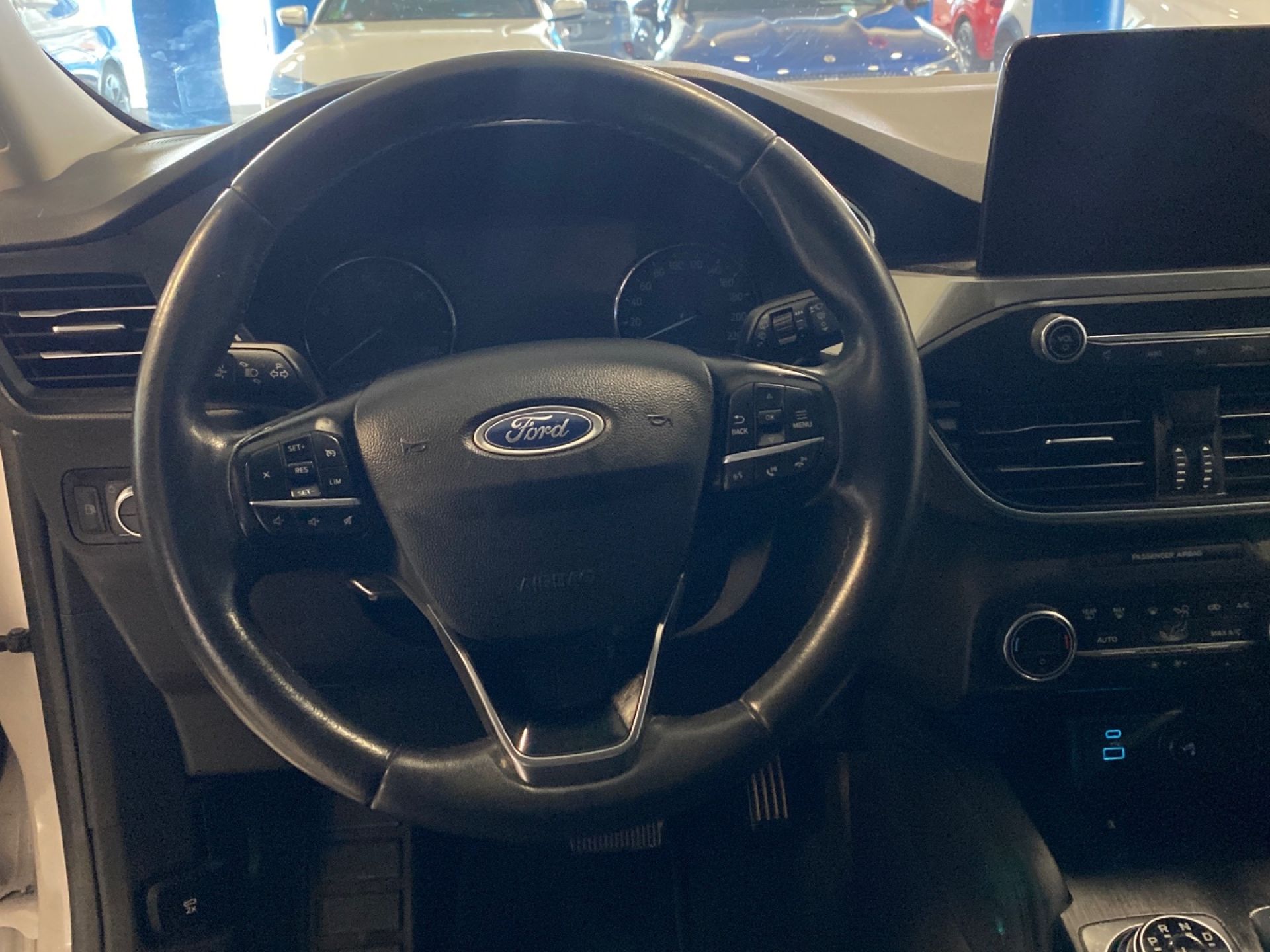 Ford Kuga - 12
