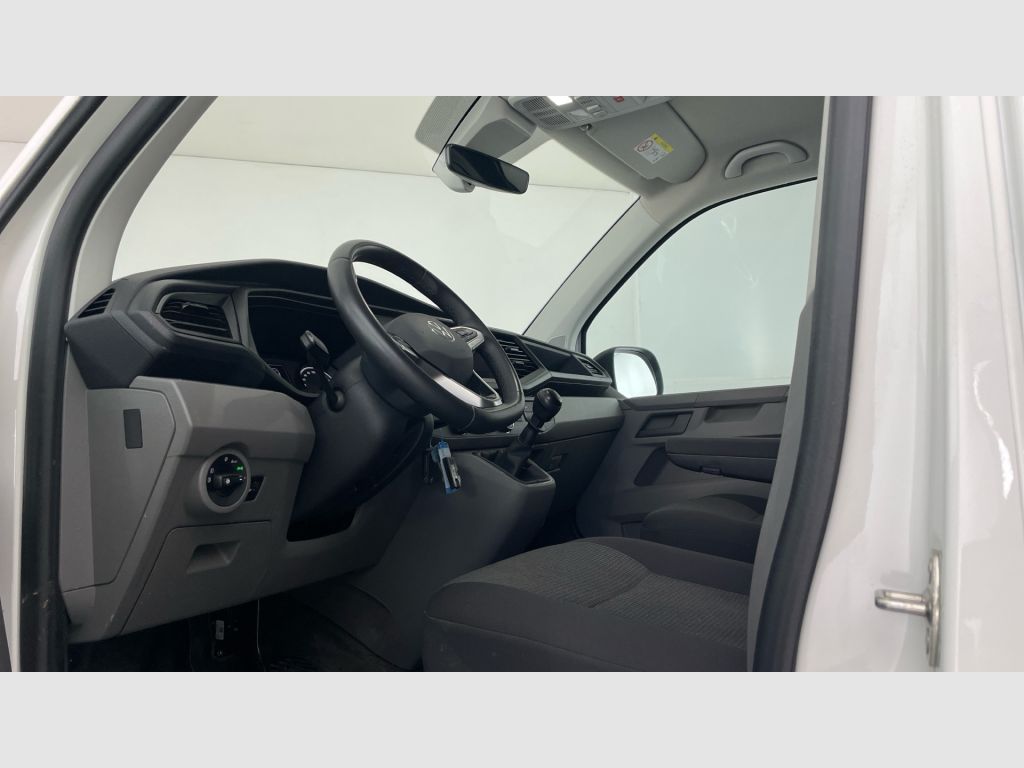 Volkswagen Transporter - 12