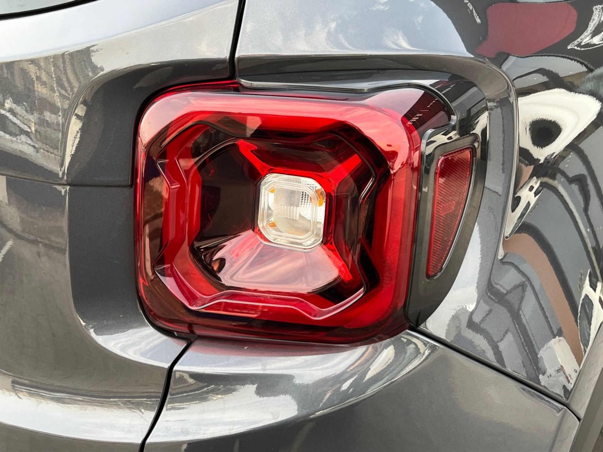 Jeep Renegade - 10
