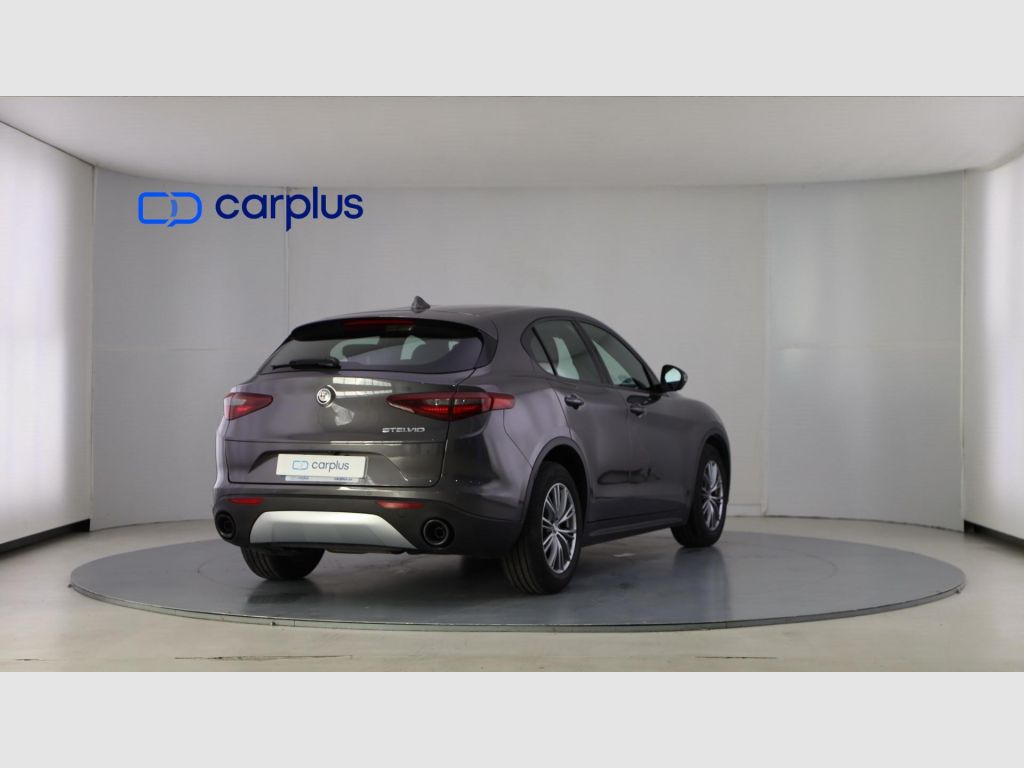 Alfa Romeo Stelvio - 7
