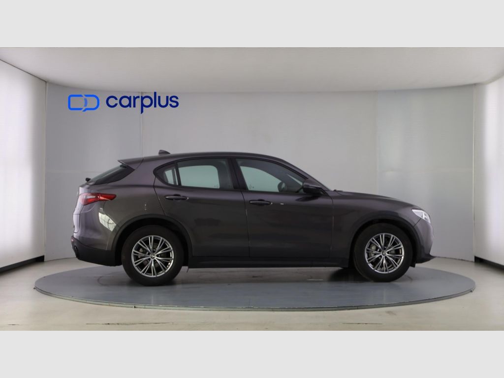 Alfa Romeo Stelvio - 8