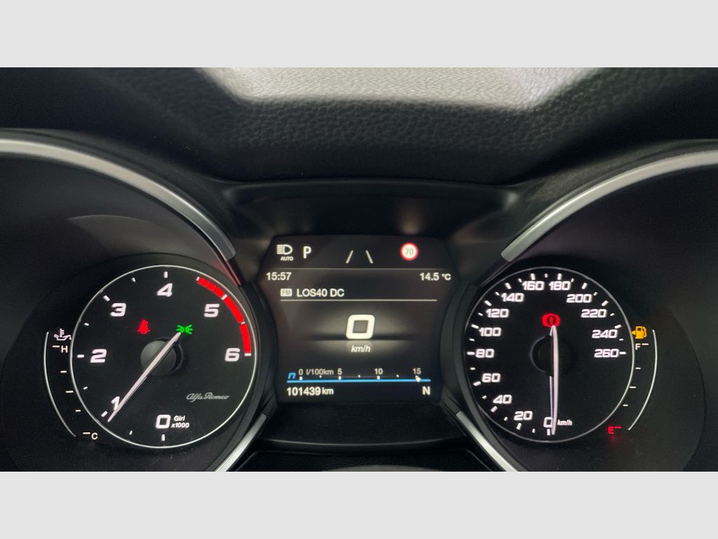 Alfa Romeo Stelvio - 10