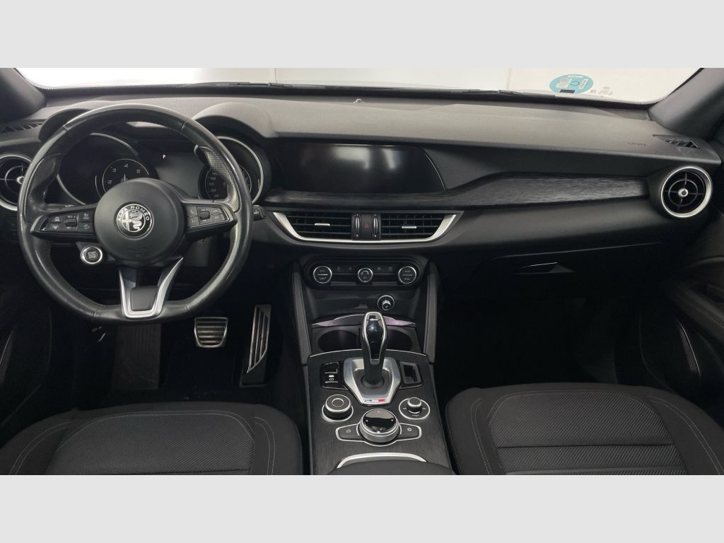 Alfa Romeo Stelvio - 11