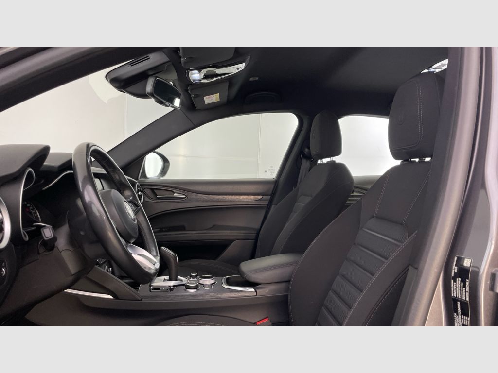 Alfa Romeo Stelvio - 12