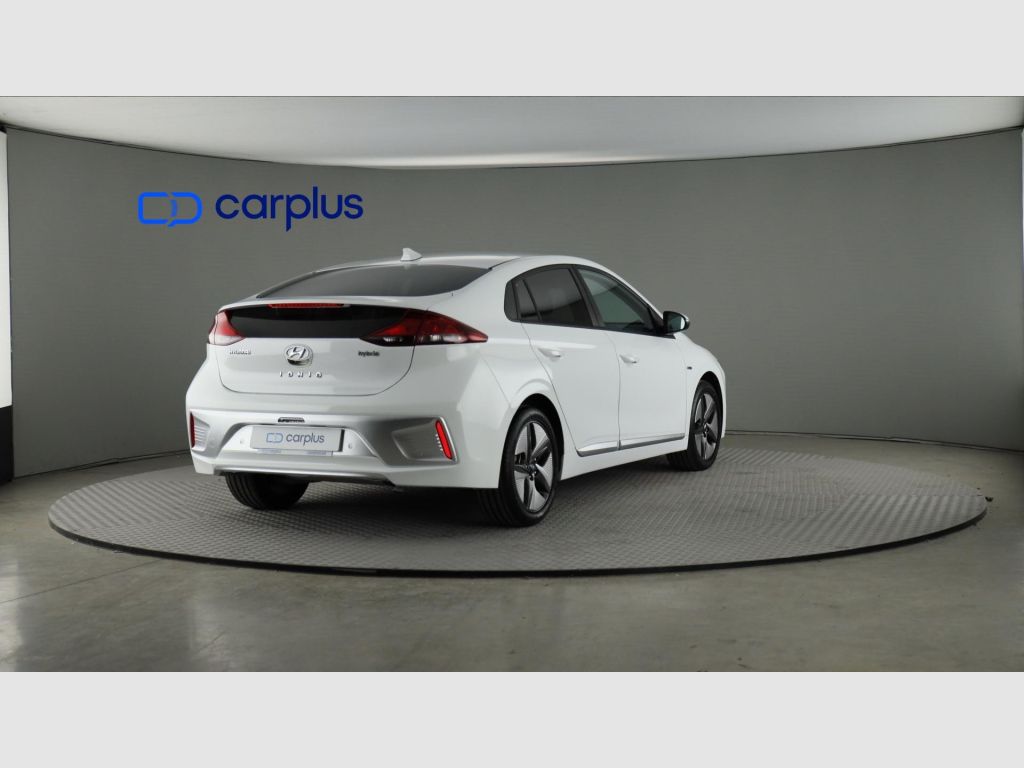 Hyundai IONIQ - 7