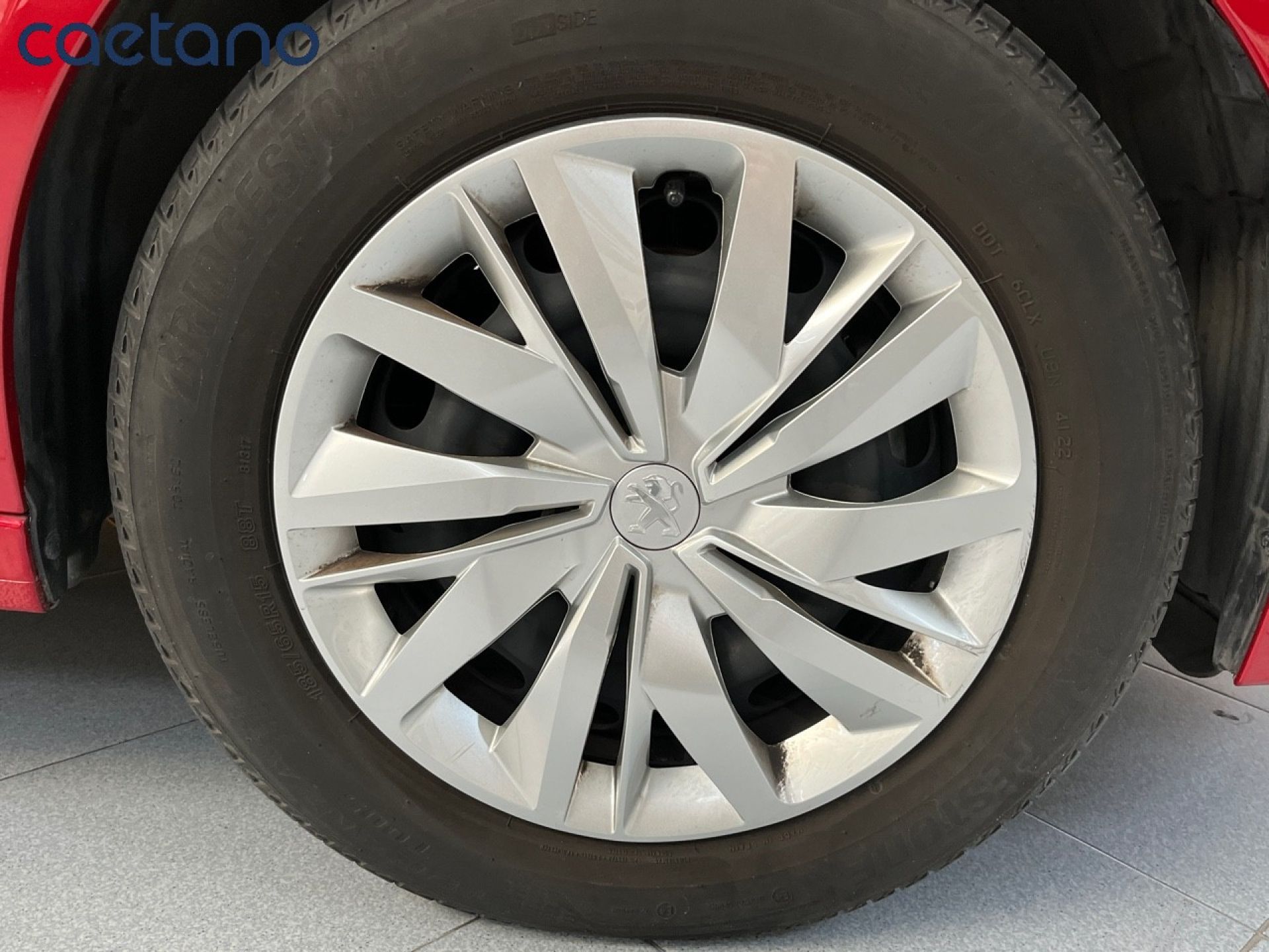 Peugeot 208 - 8