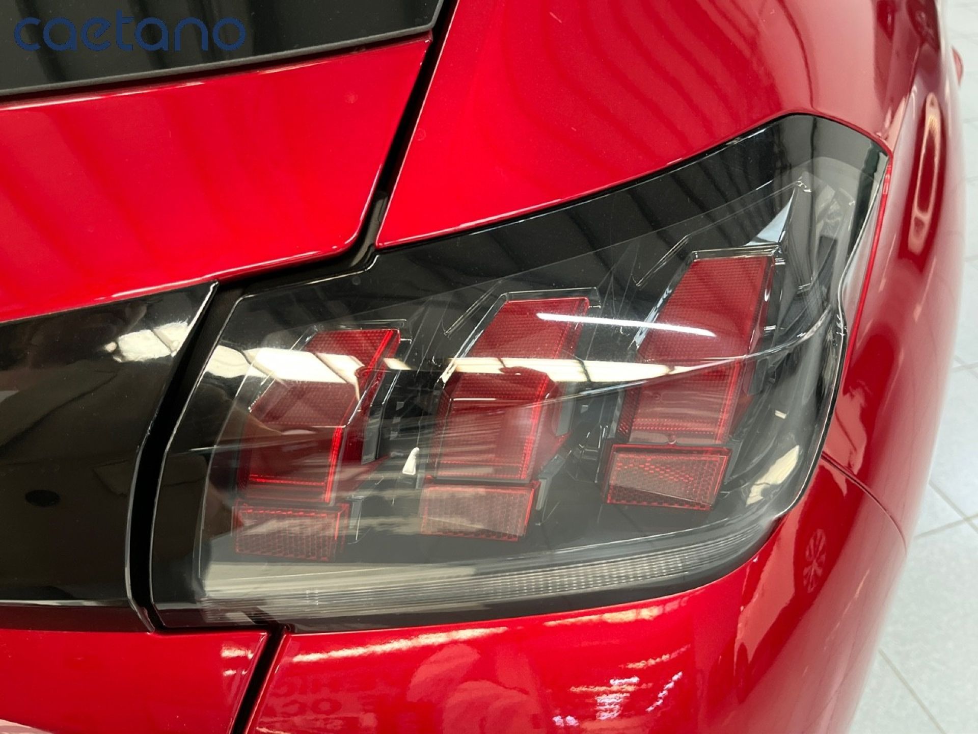 Peugeot 208 - 10