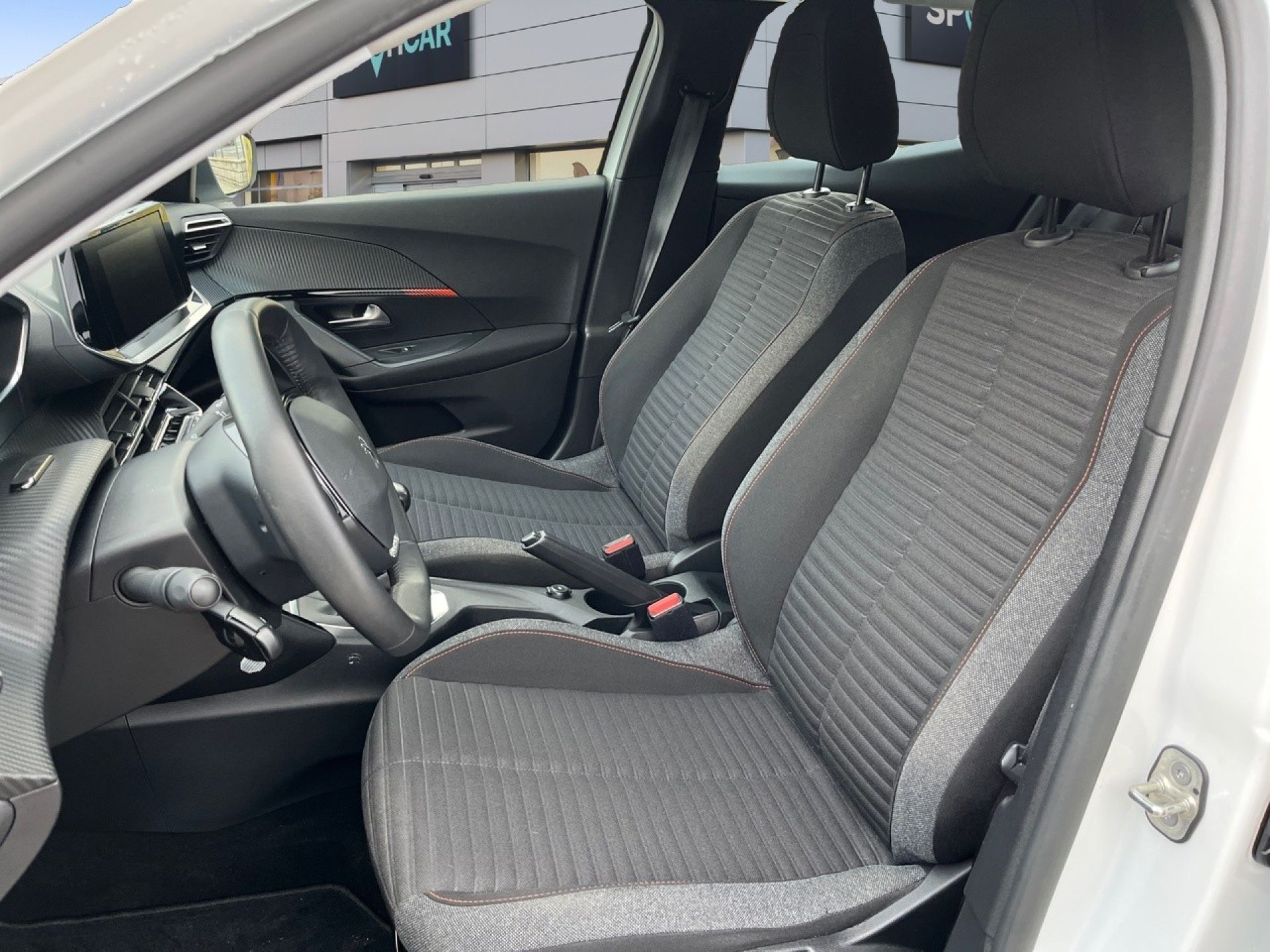 Peugeot 2008 - 11