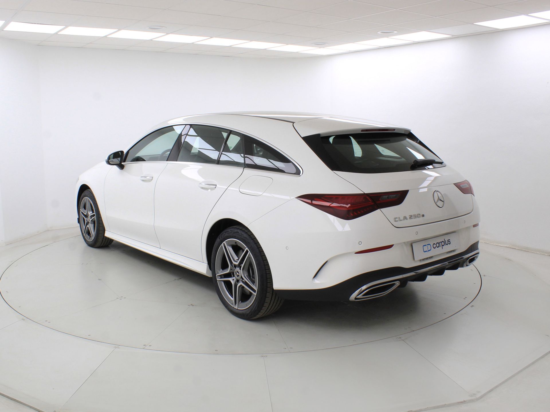 Mercedes-Benz CLA - 2