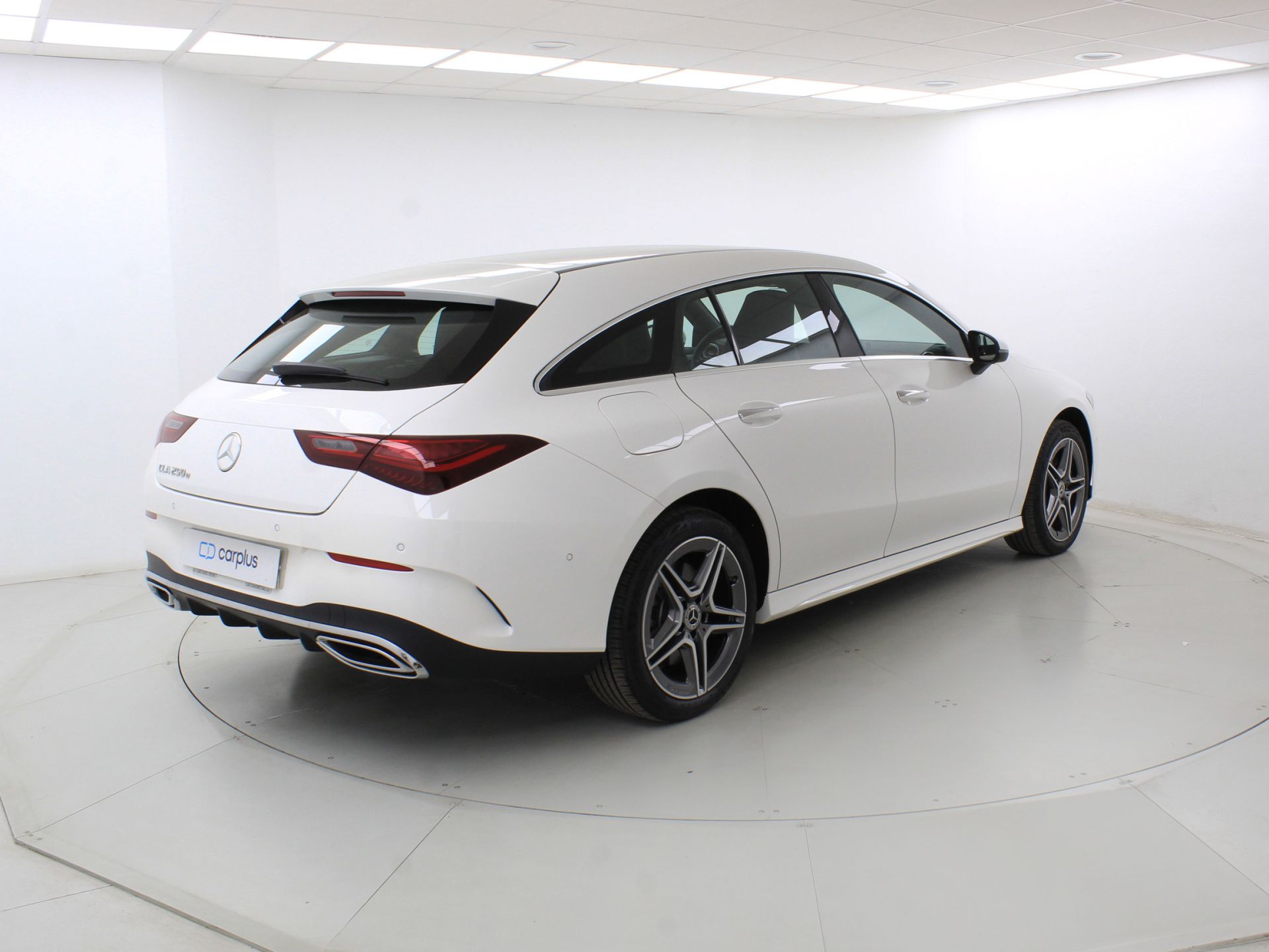 Mercedes-Benz CLA - 4