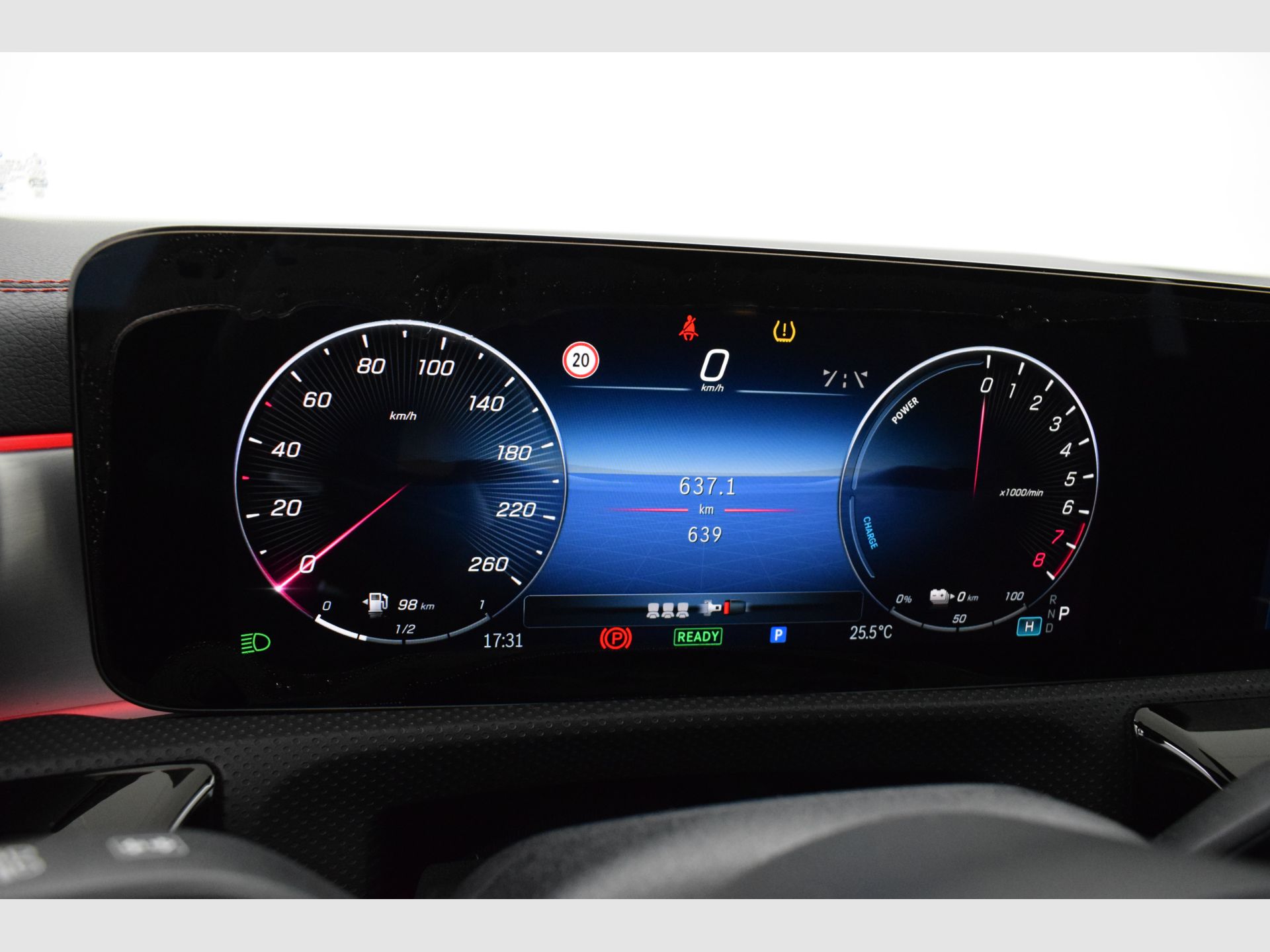 Mercedes-Benz CLA - 10