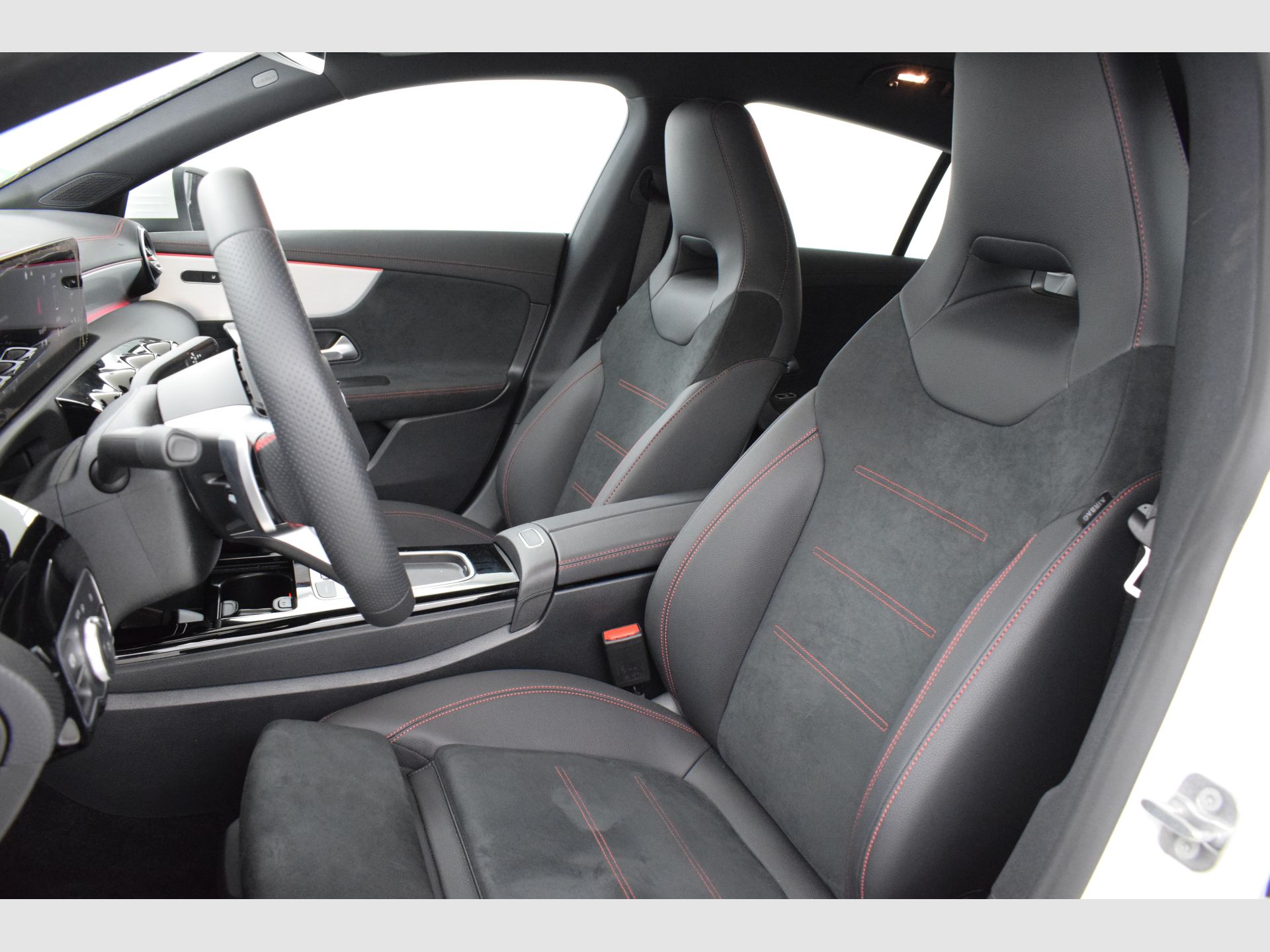 Mercedes-Benz CLA - 9
