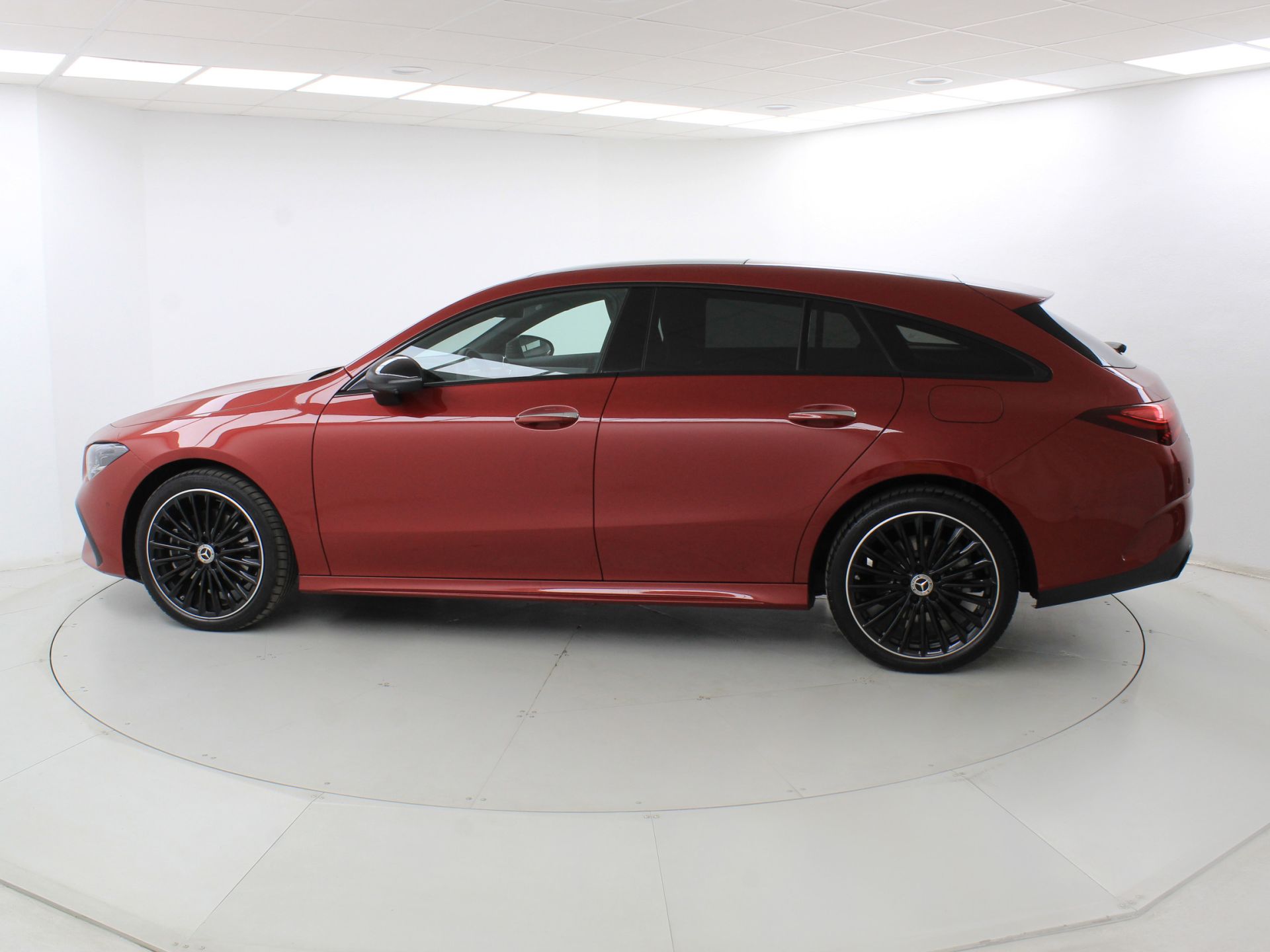 Mercedes-Benz CLA - 2