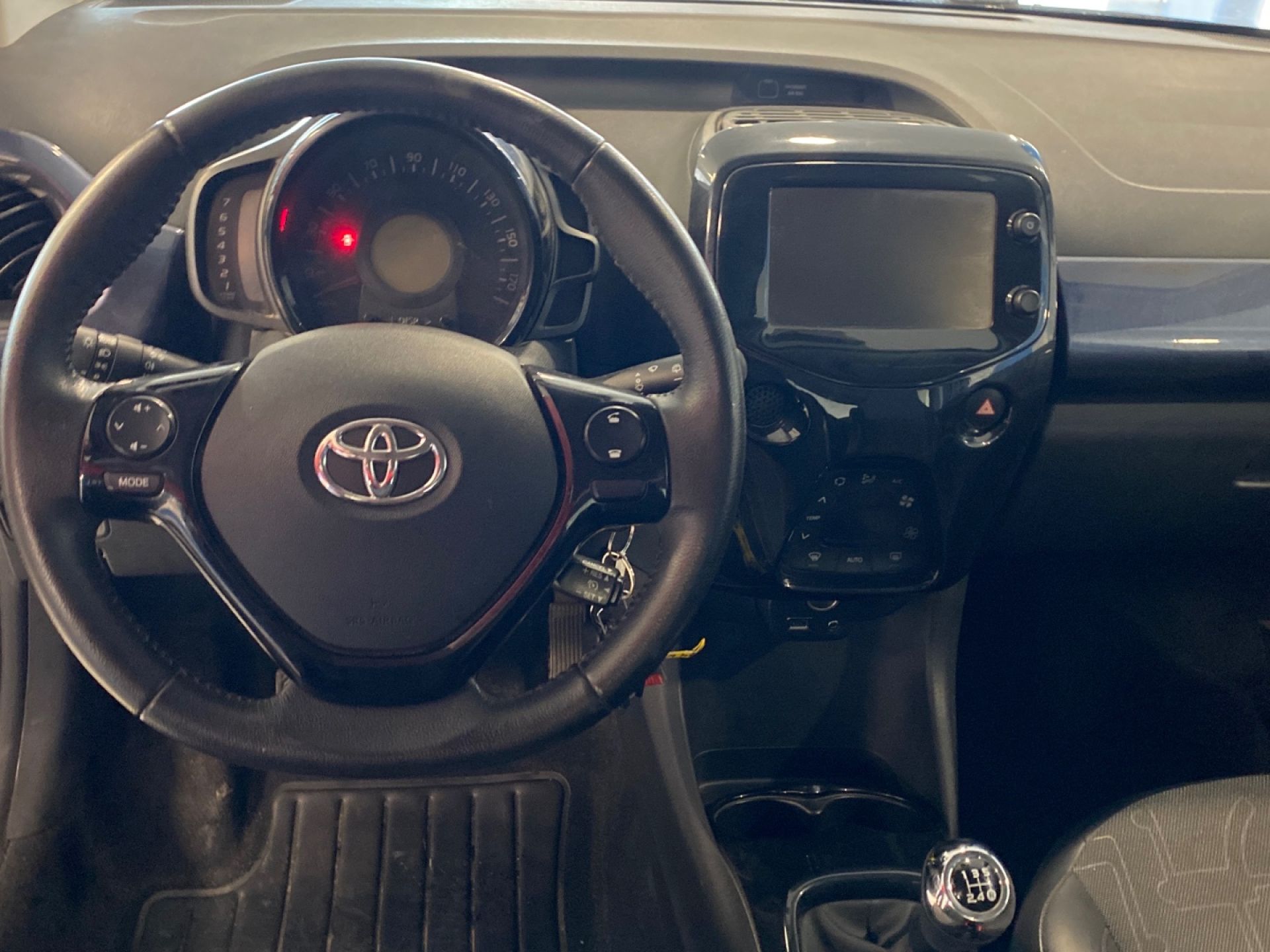 TOYOTA Aygo - 8