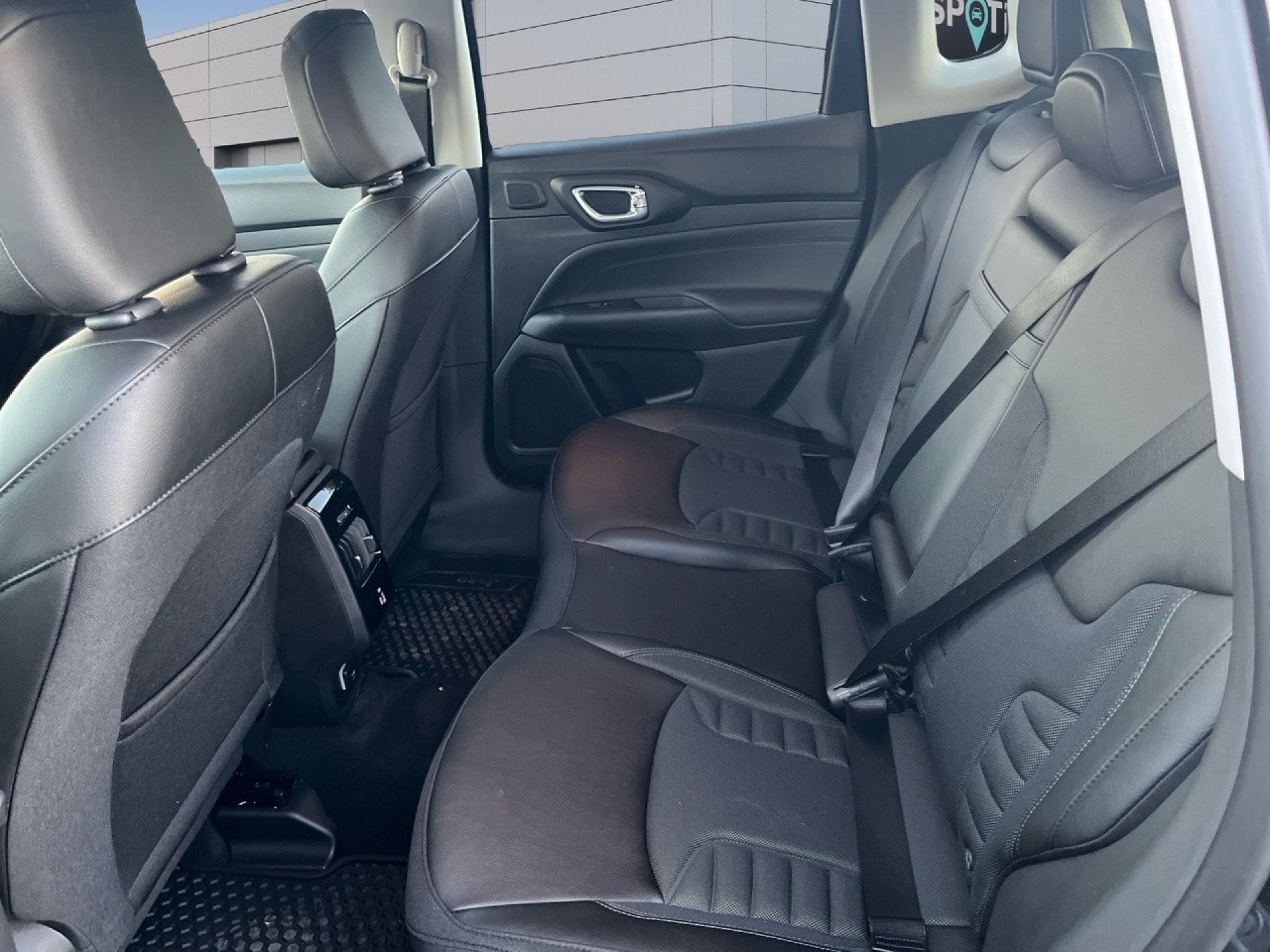 Jeep Compass - 12