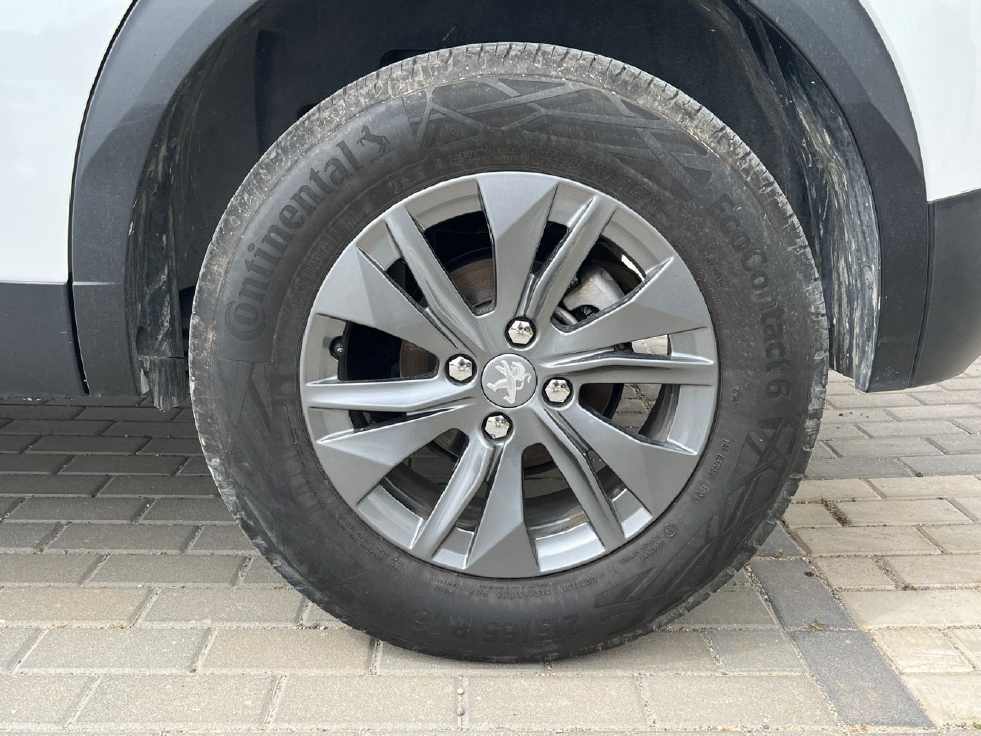 Peugeot 2008 - 8