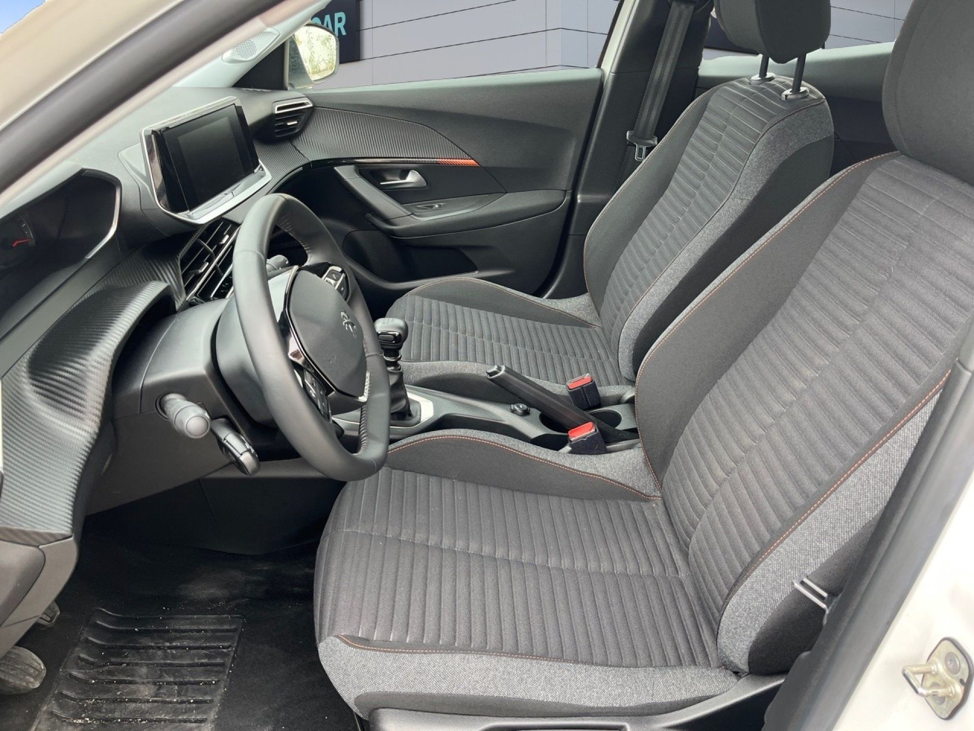 Peugeot 2008 - 11