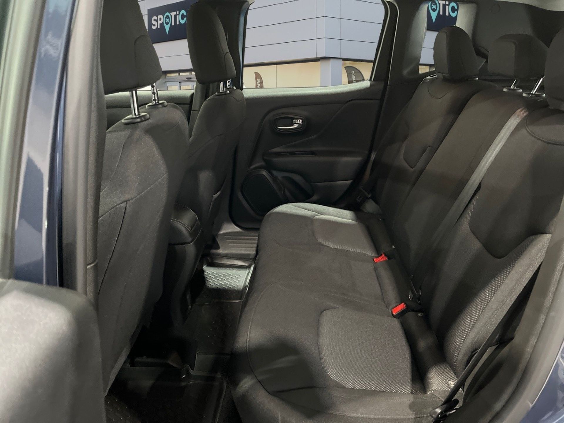 Jeep Renegade - 12