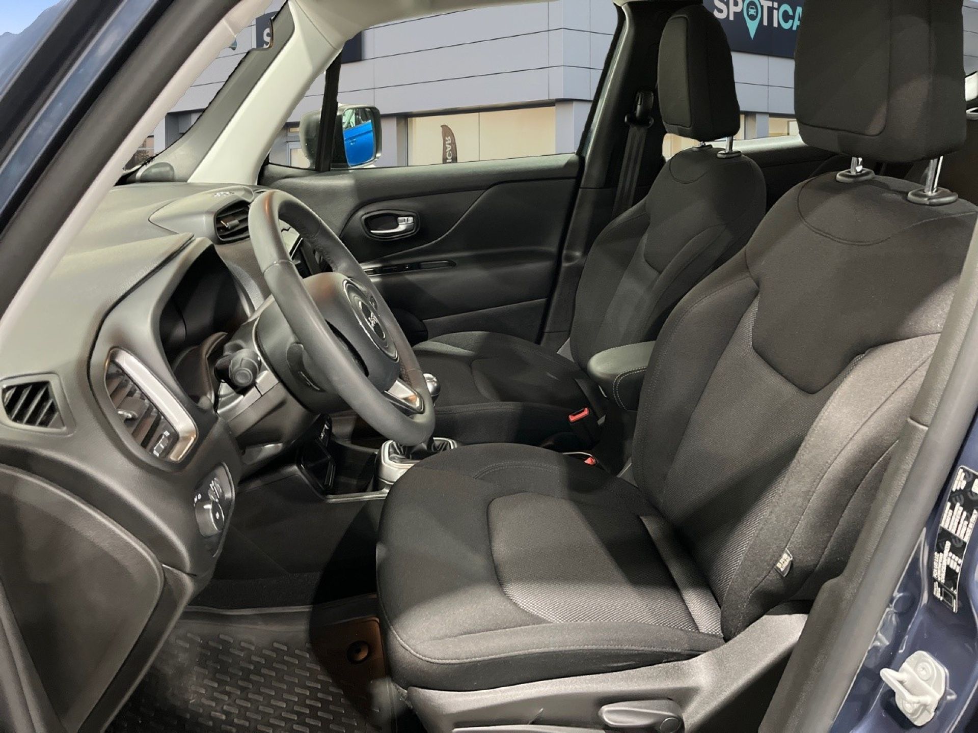 Jeep Renegade - 11