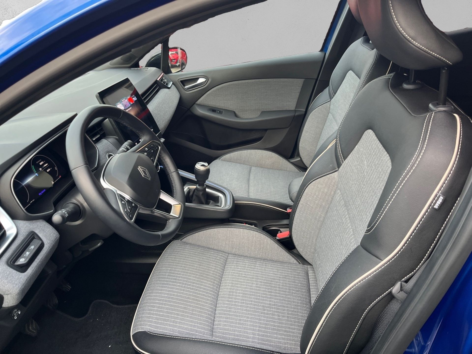 Renault Clio - 11