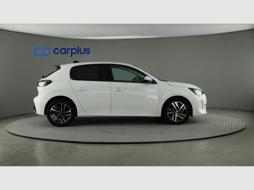 Peugeot 208 - 8