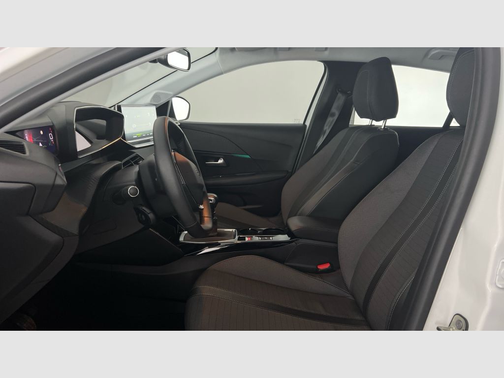 Peugeot 208 - 12