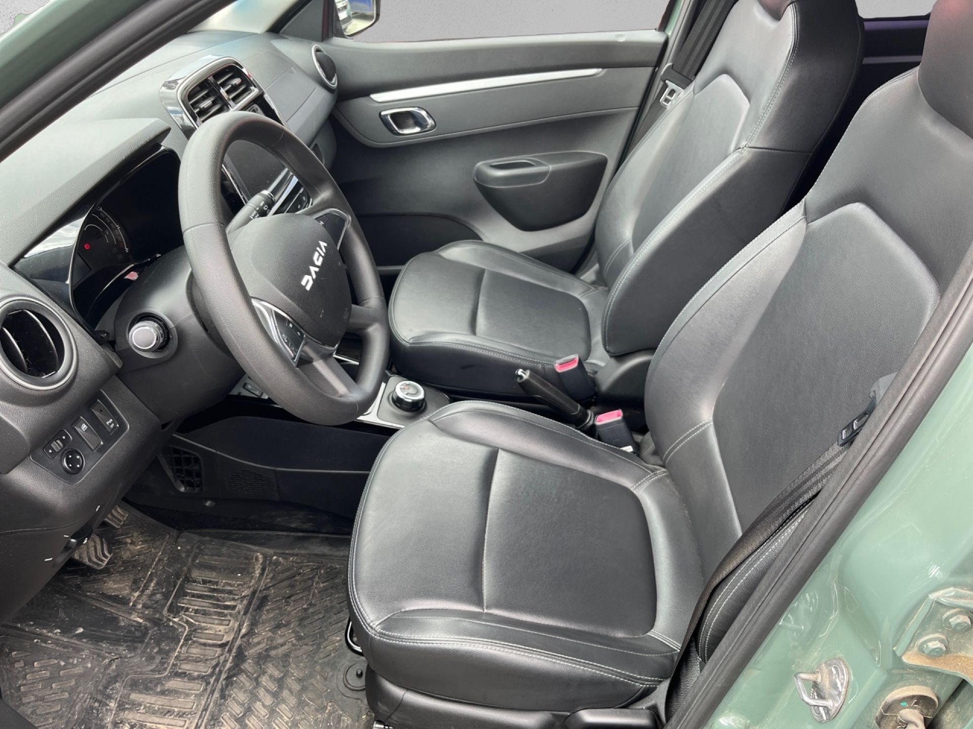 Dacia Spring - 11