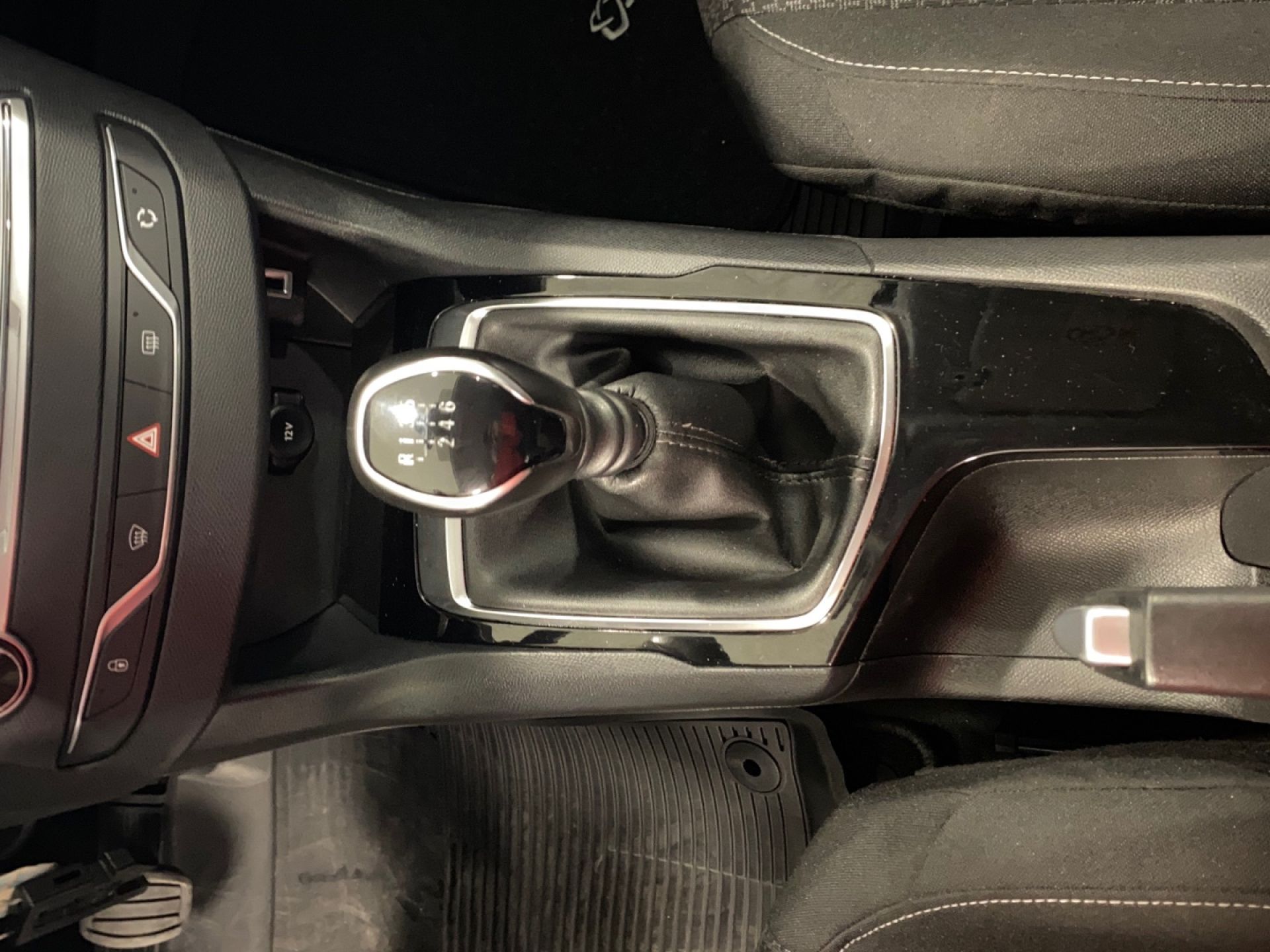 Peugeot 308 - 5