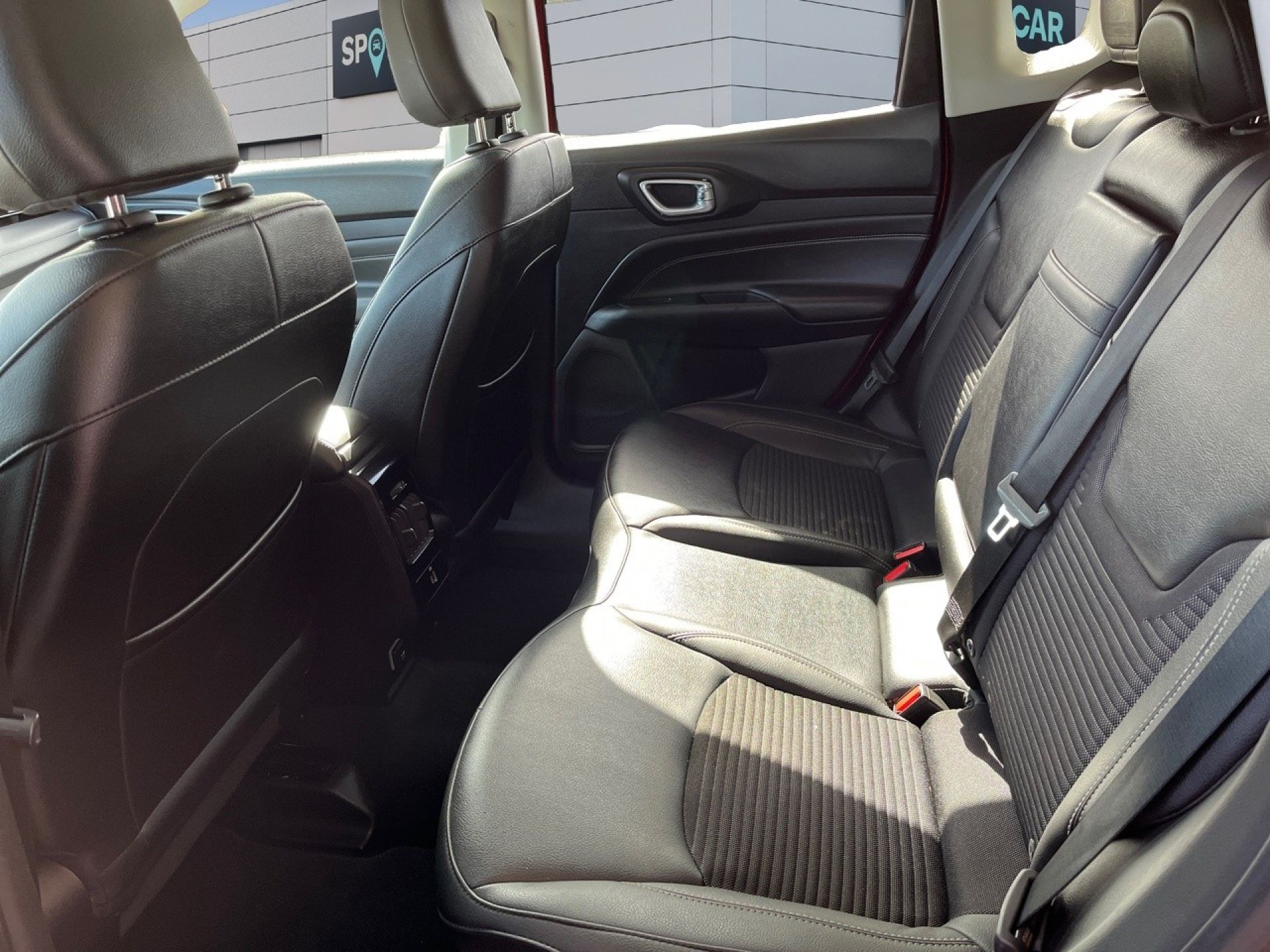 Jeep Compass - 12