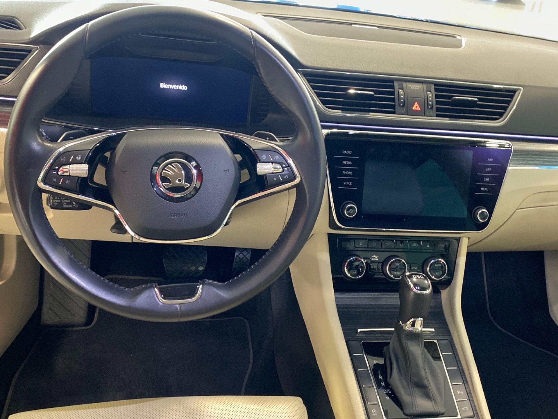 Škoda Superb - 8