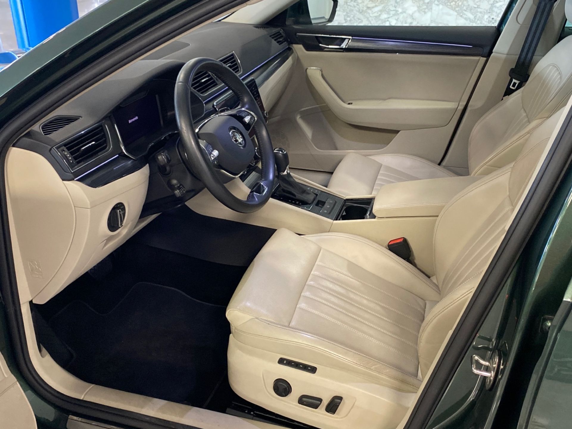 Škoda Superb - 10