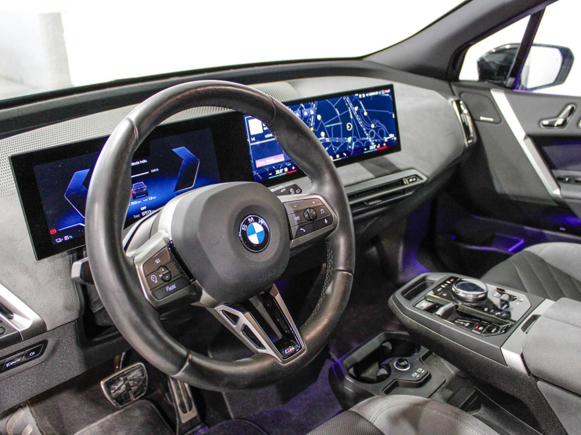 BMW iX - 11