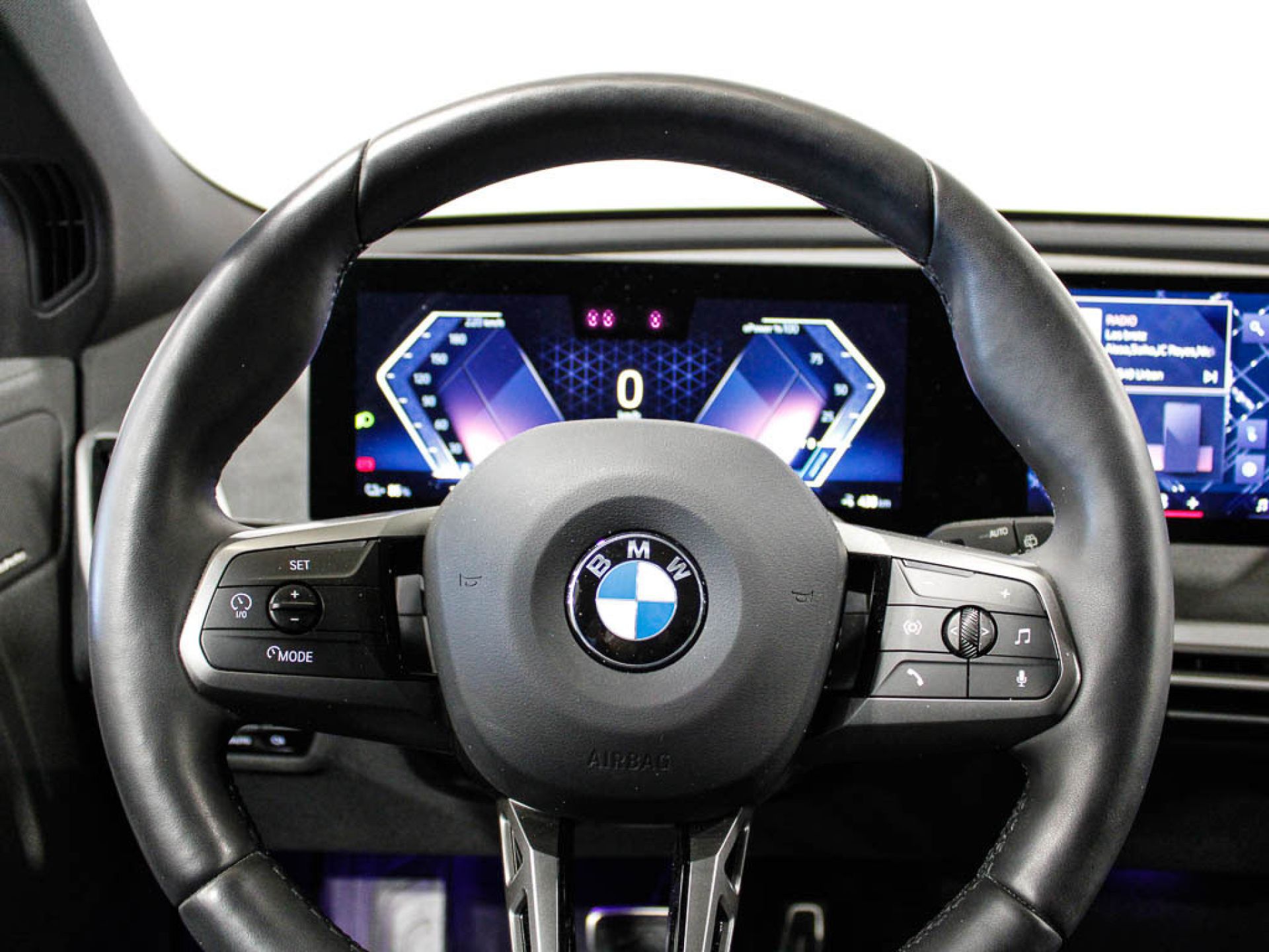 BMW iX - 12