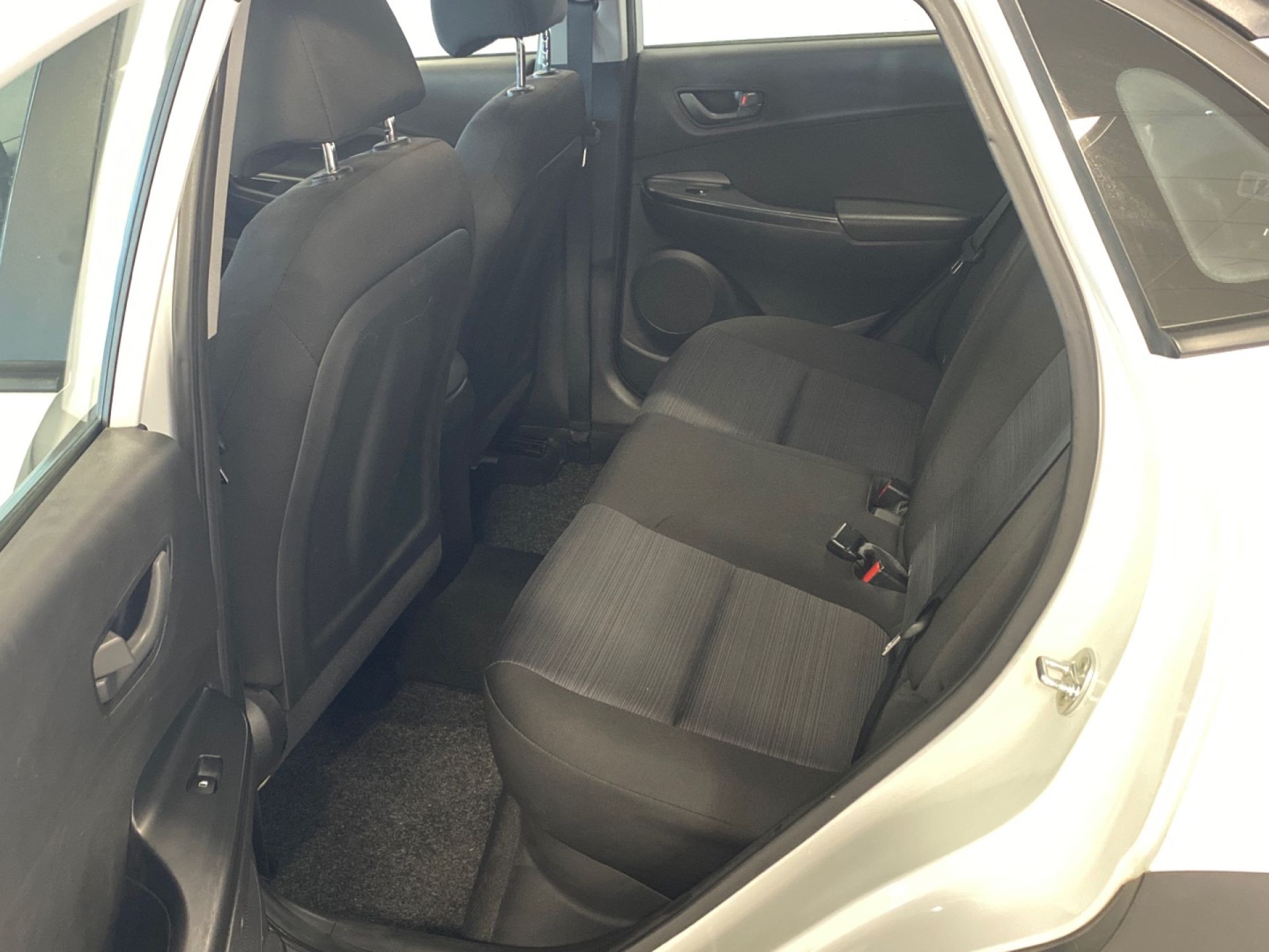 Hyundai Kona - 12
