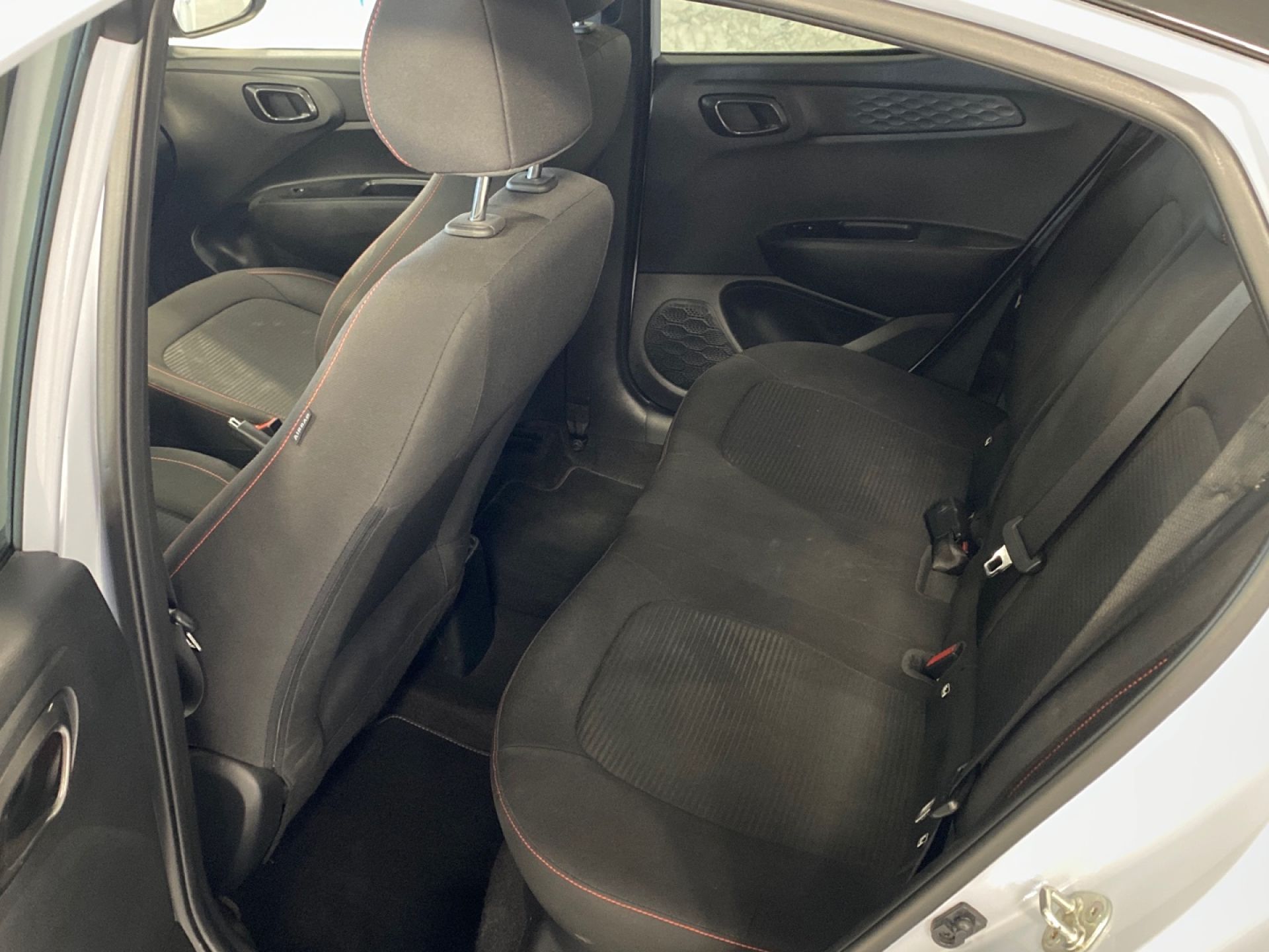 Hyundai i10 - 12