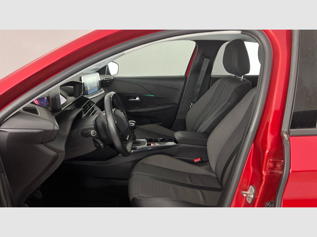Peugeot 208 - 12