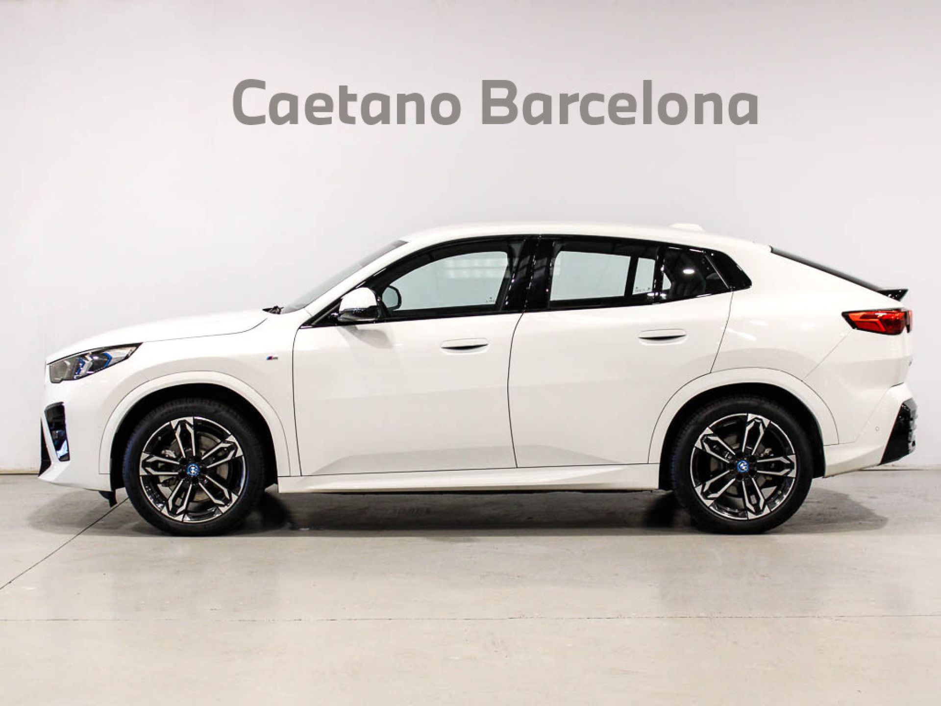 BMW ix2 - 3