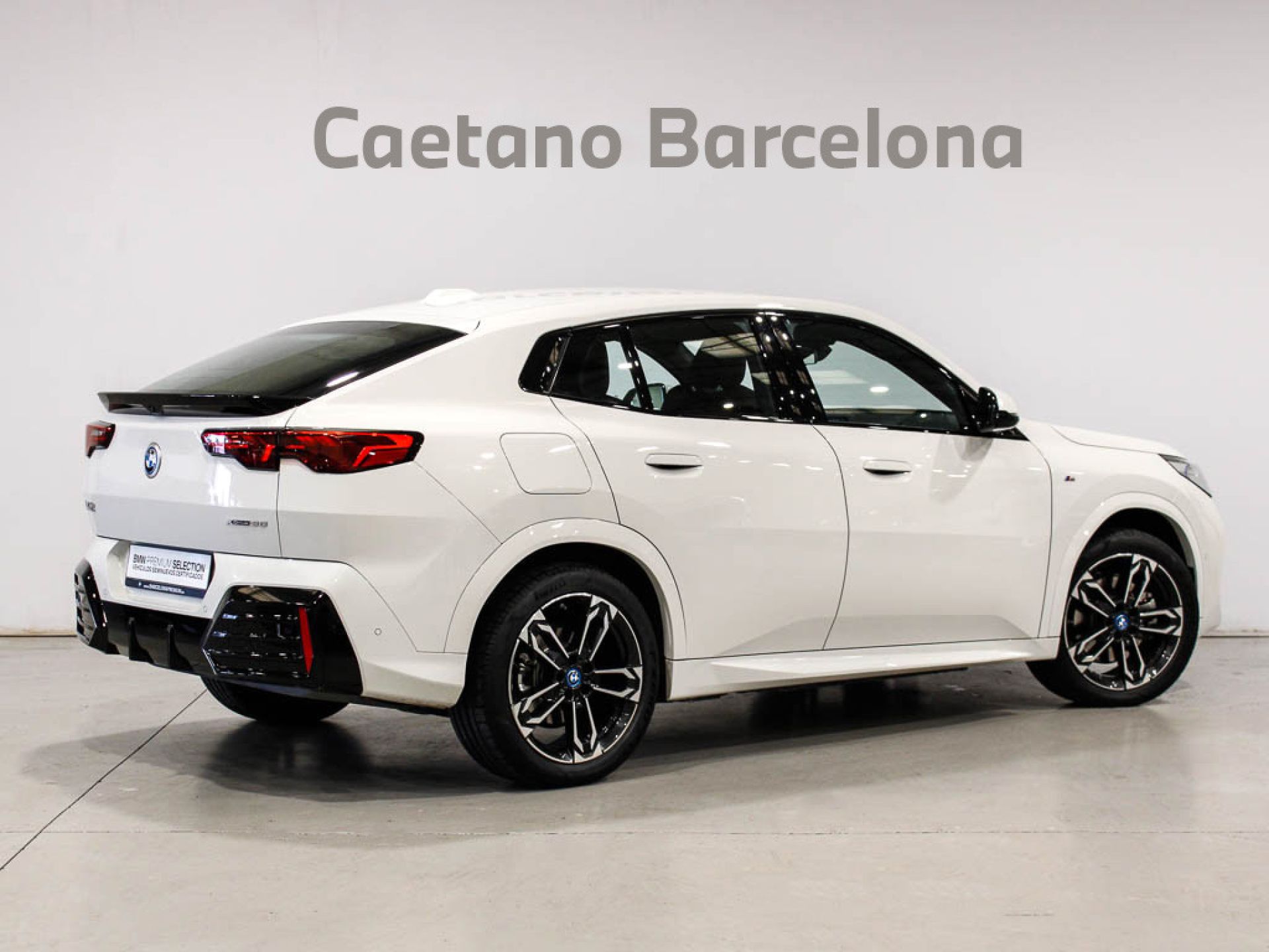 BMW ix2 - 4