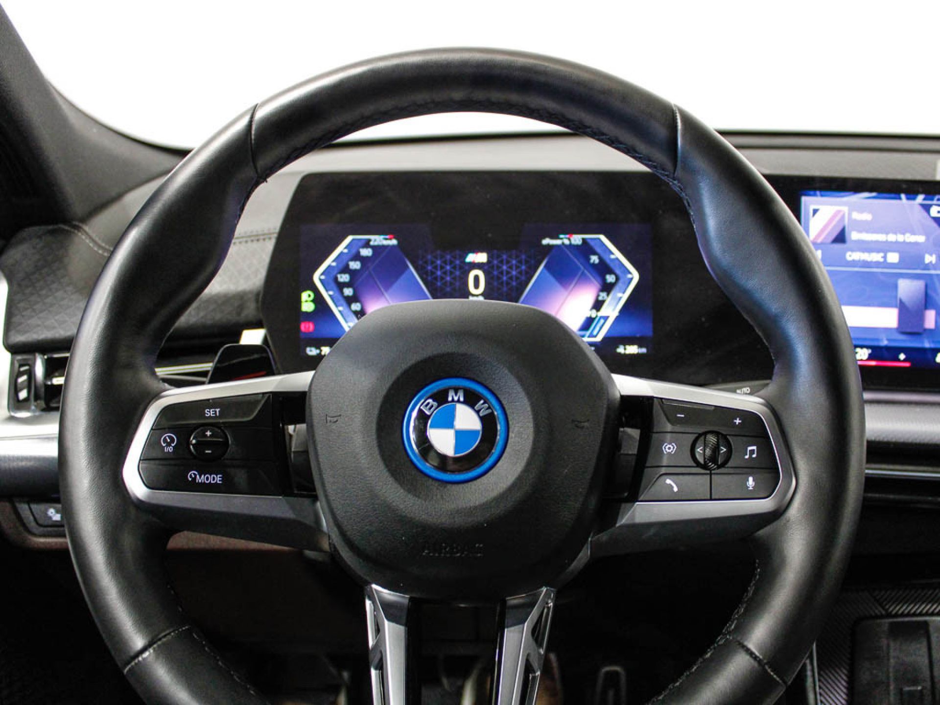 BMW ix2 - 12