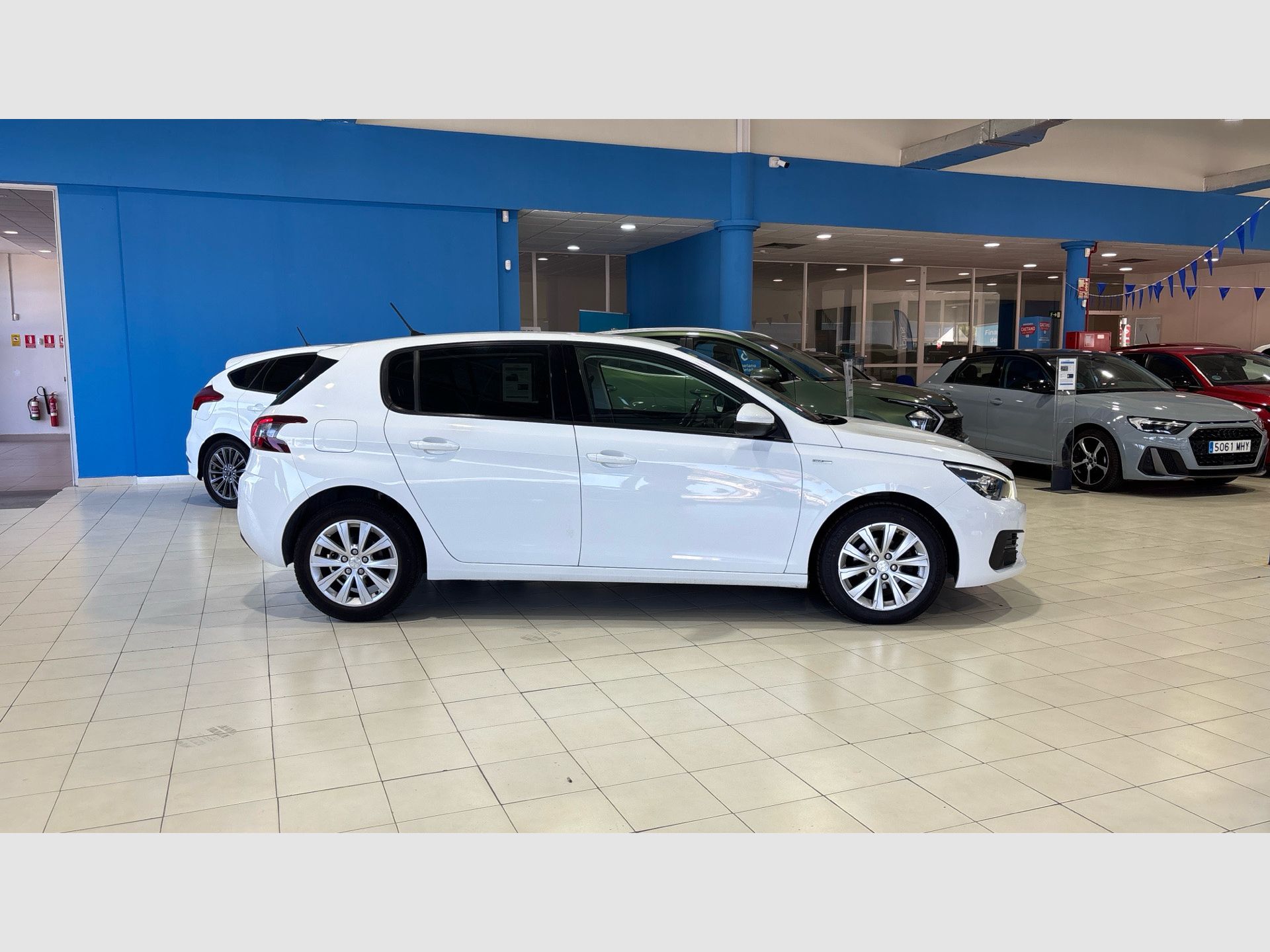 Peugeot 308 - 8