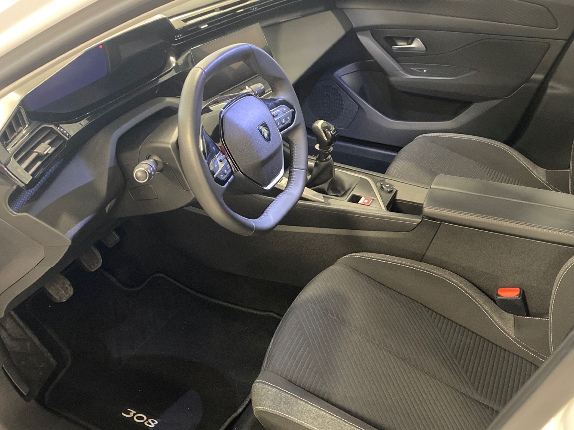 Peugeot 308 - 8