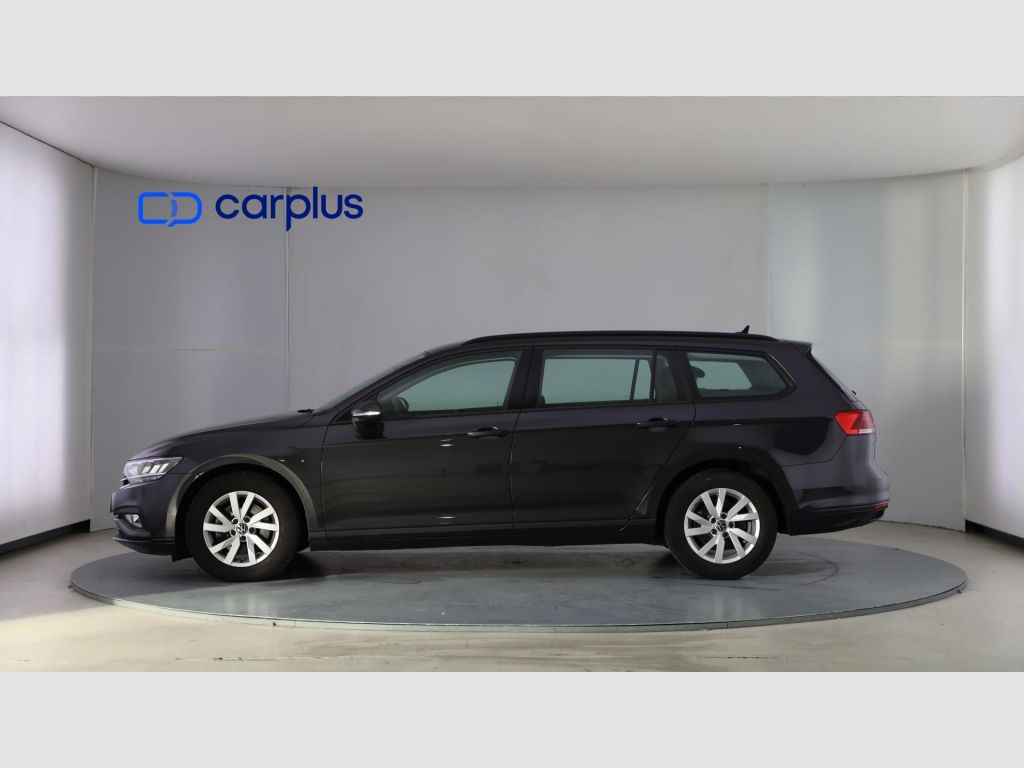 Volkswagen Passat - 4