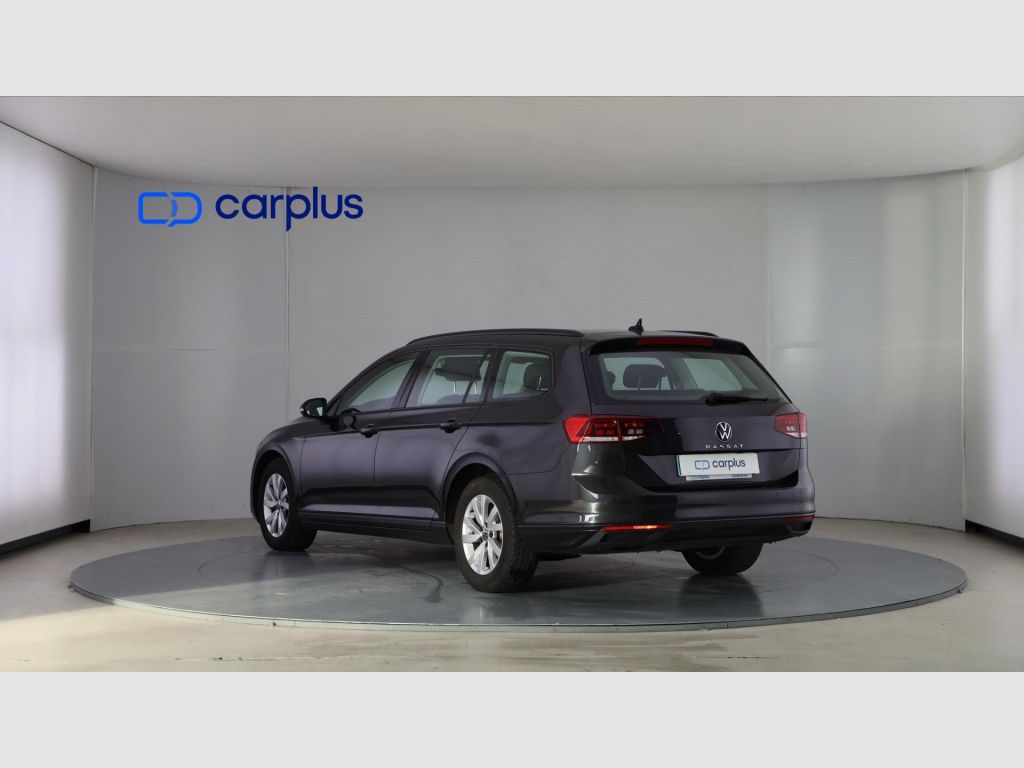 Volkswagen Passat - 5