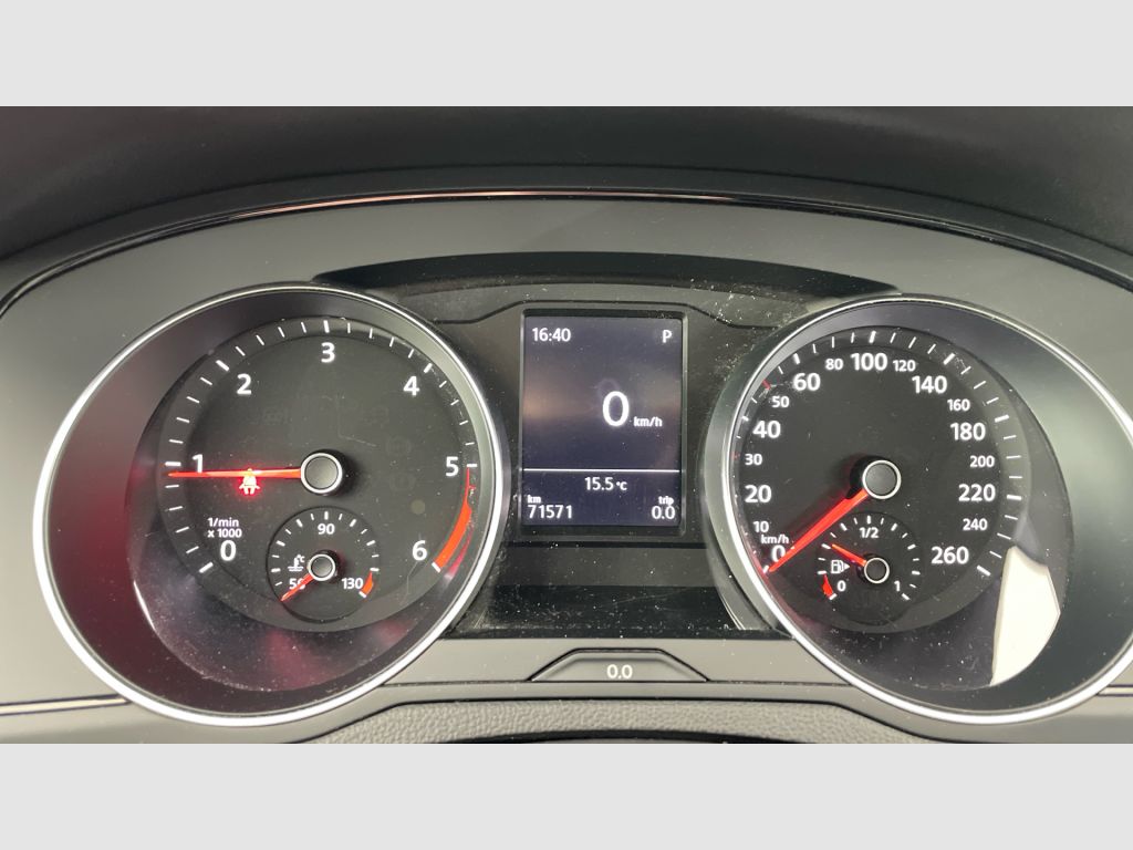 Volkswagen Passat - 9
