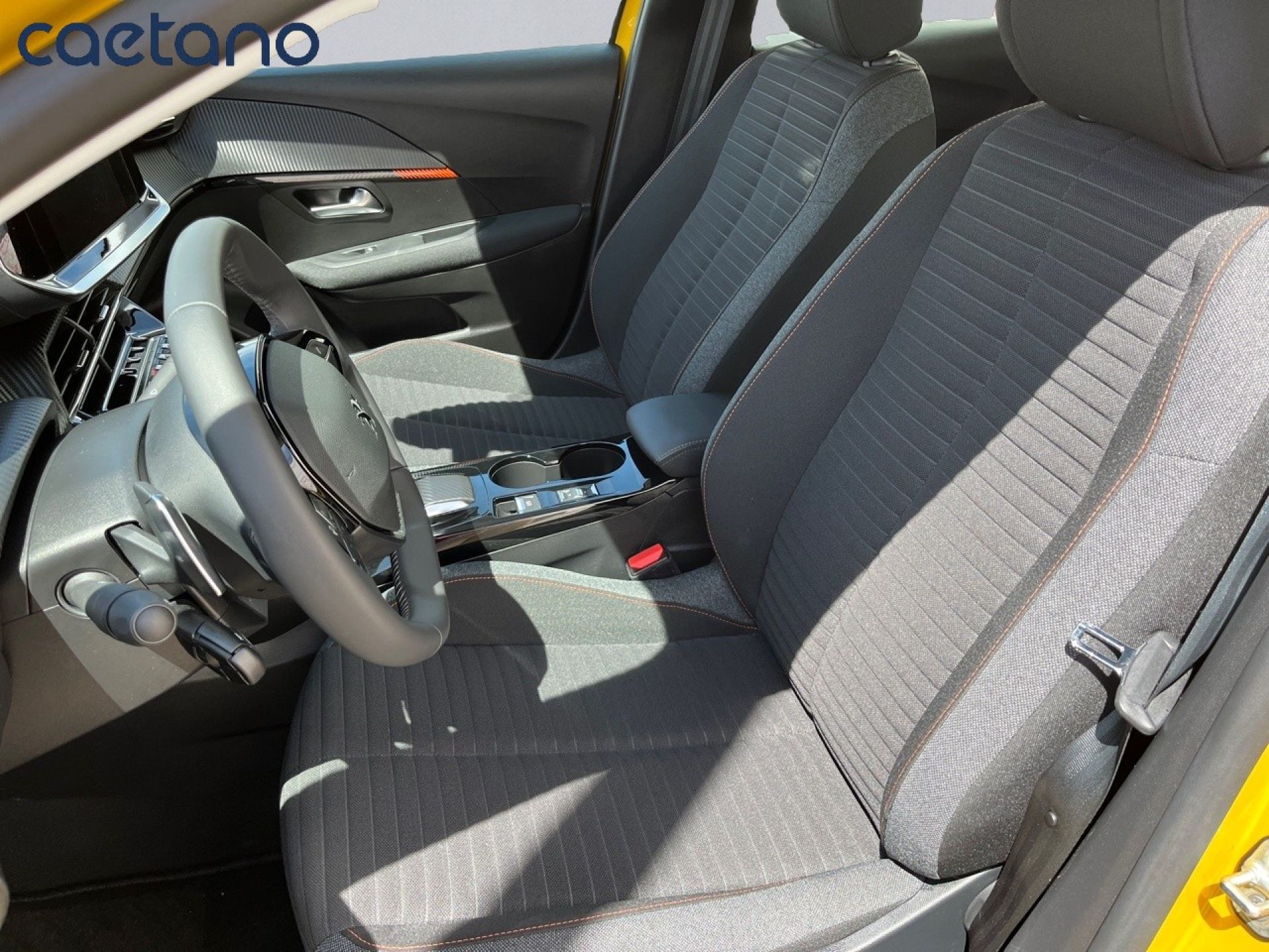 Peugeot 208 - 11