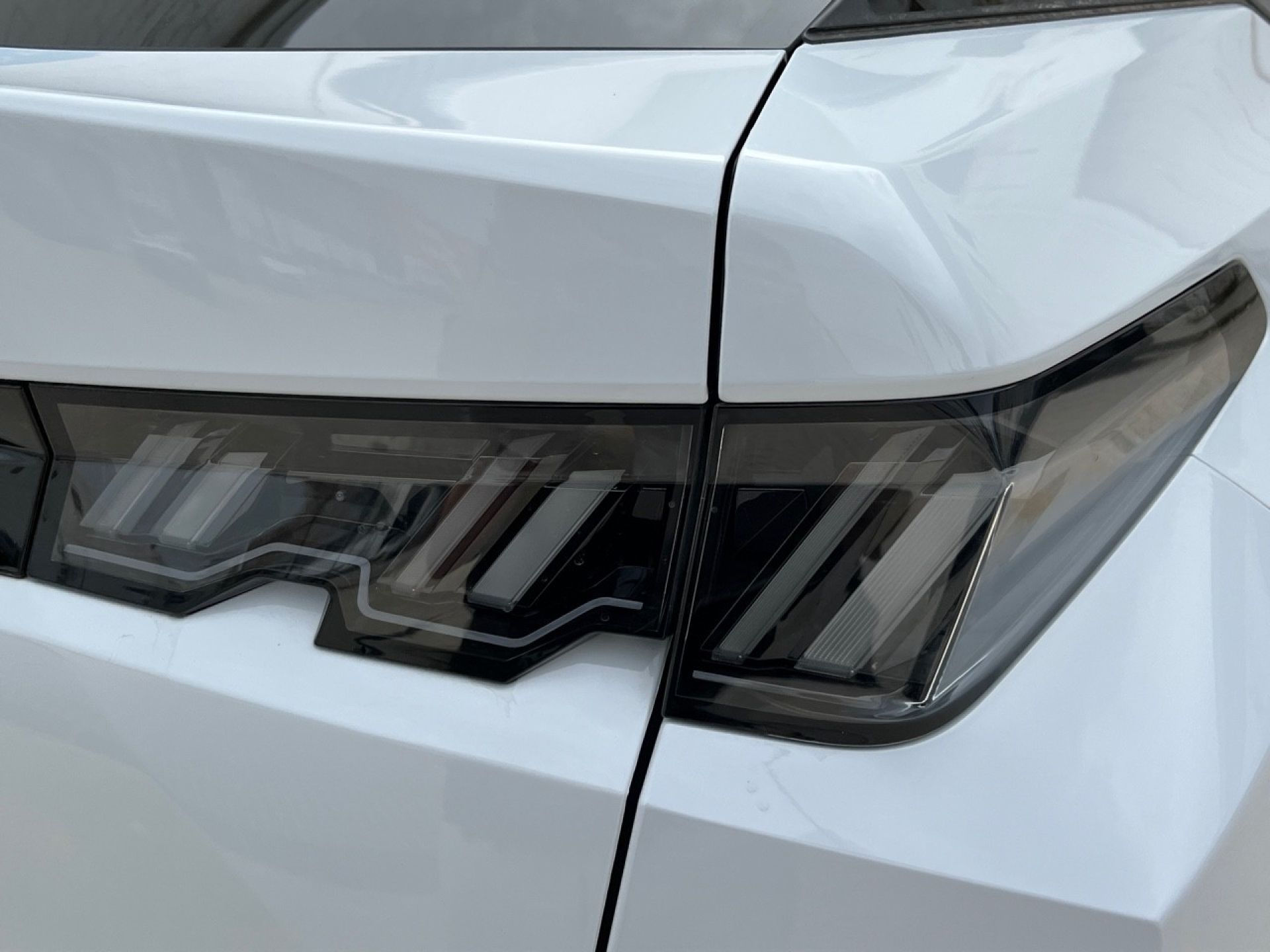 Peugeot 3008 Hybrid - 10