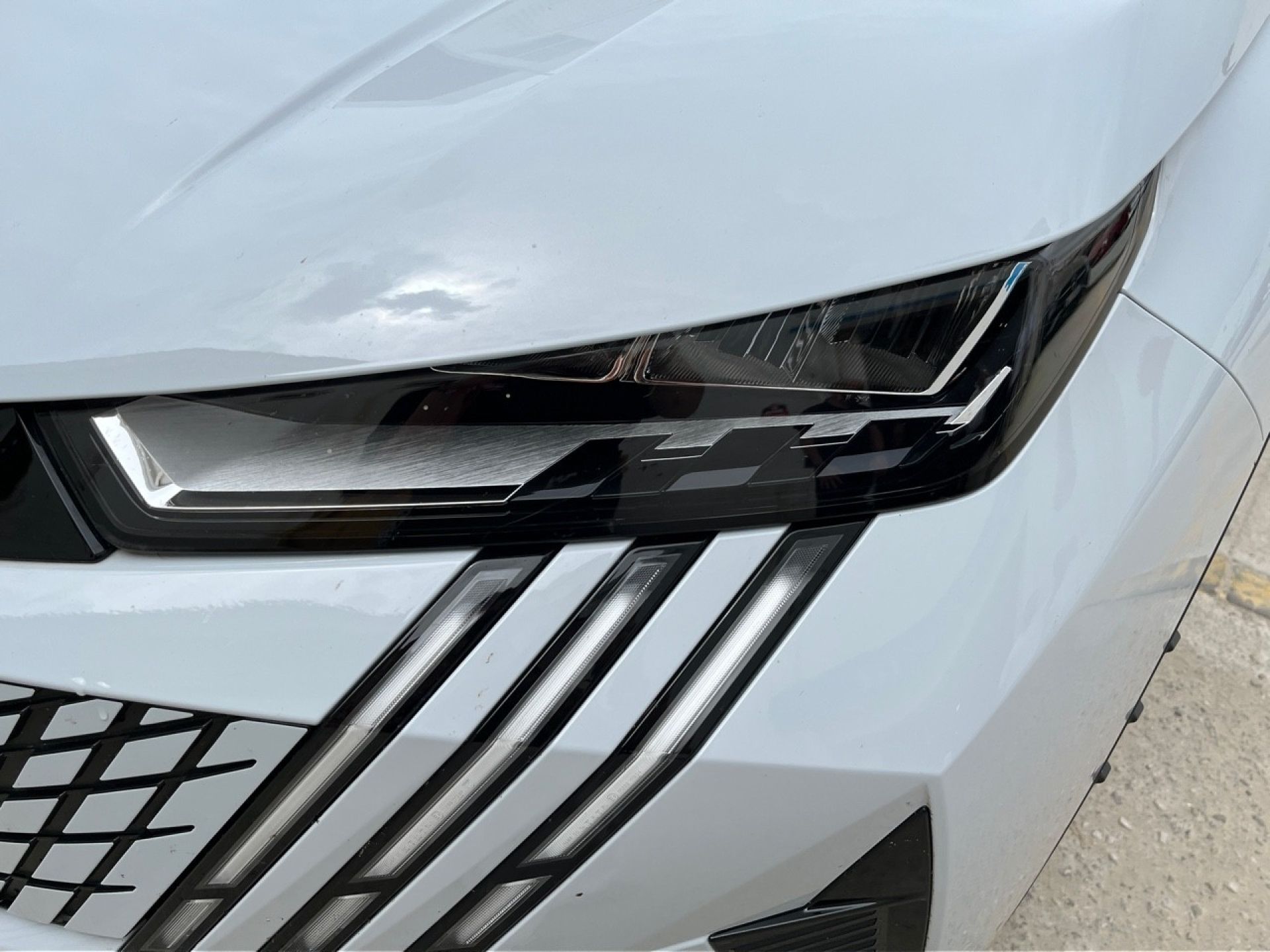 Peugeot 3008 Hybrid - 9