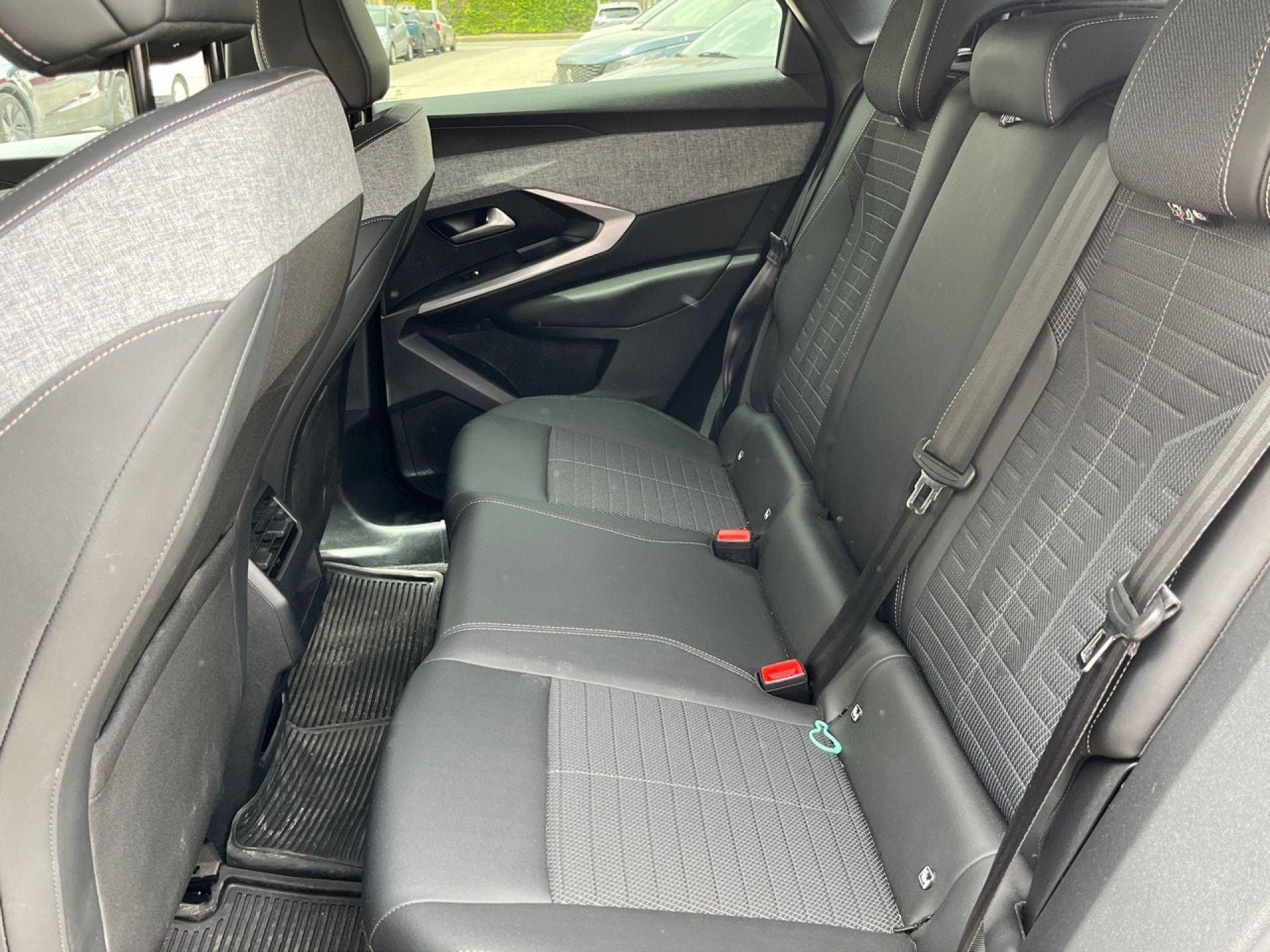 Peugeot 3008 Hybrid - 12